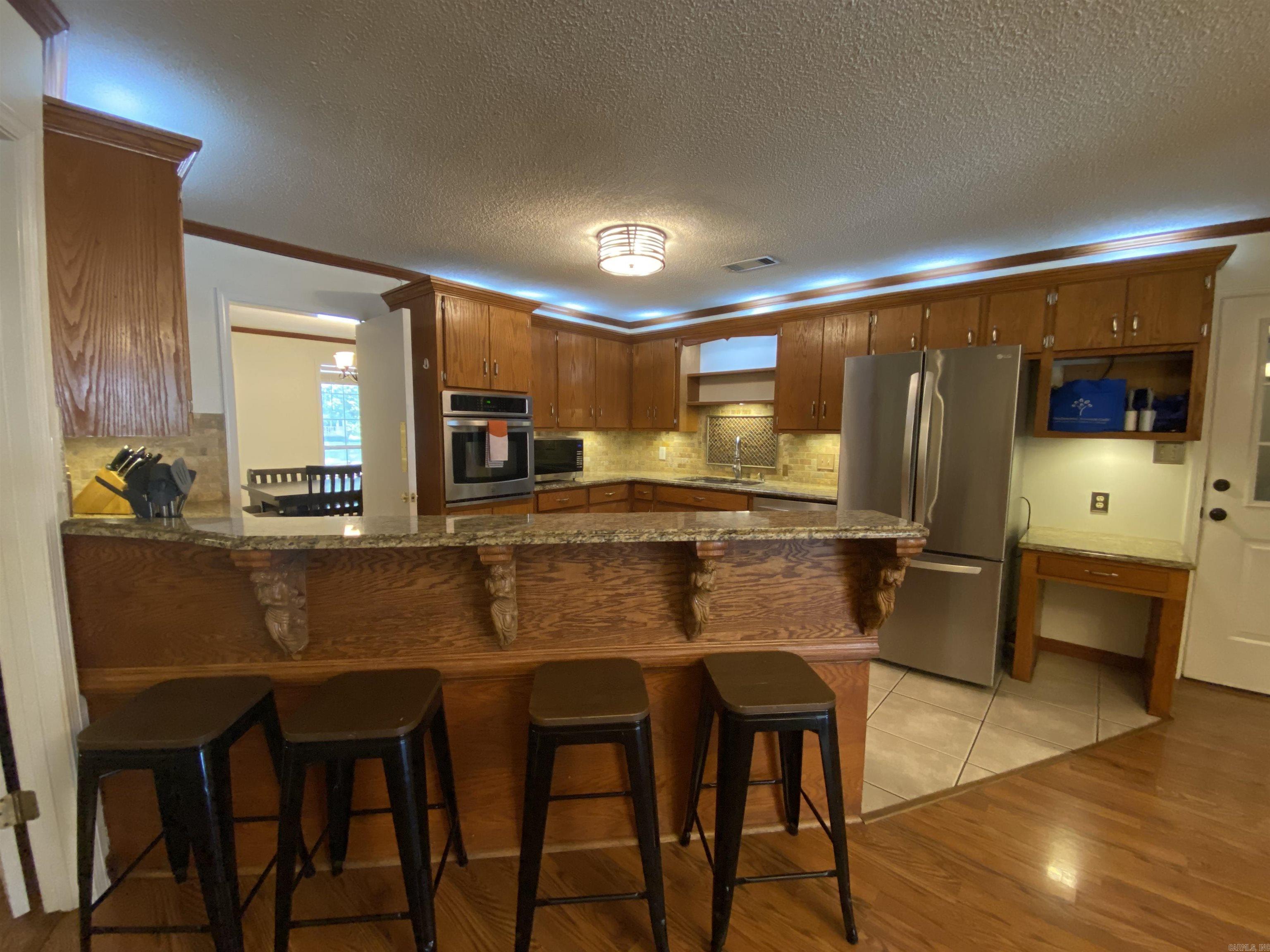 LAKEWOOD ESTATES - Residential