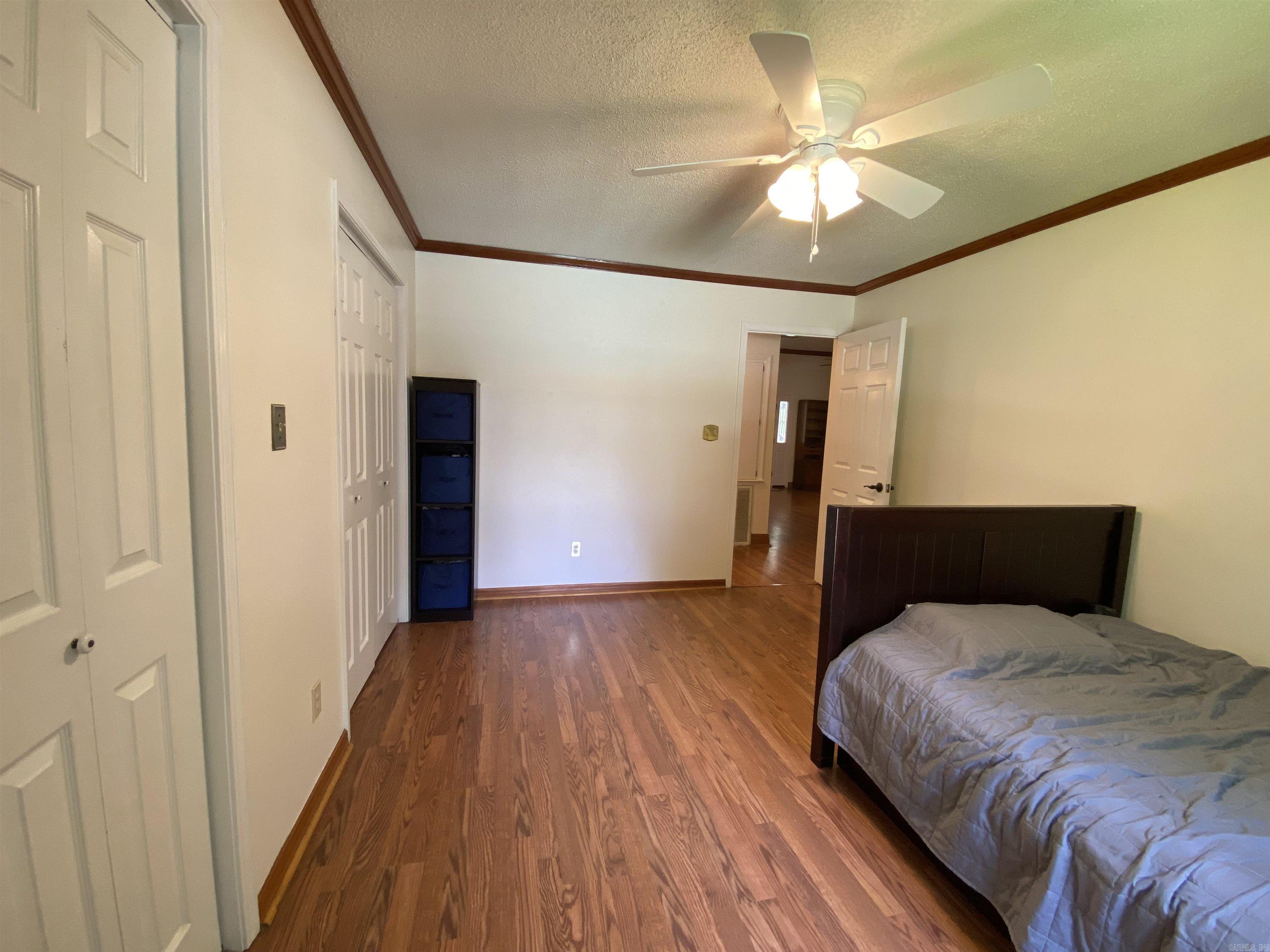 LAKEWOOD ESTATES - Residential