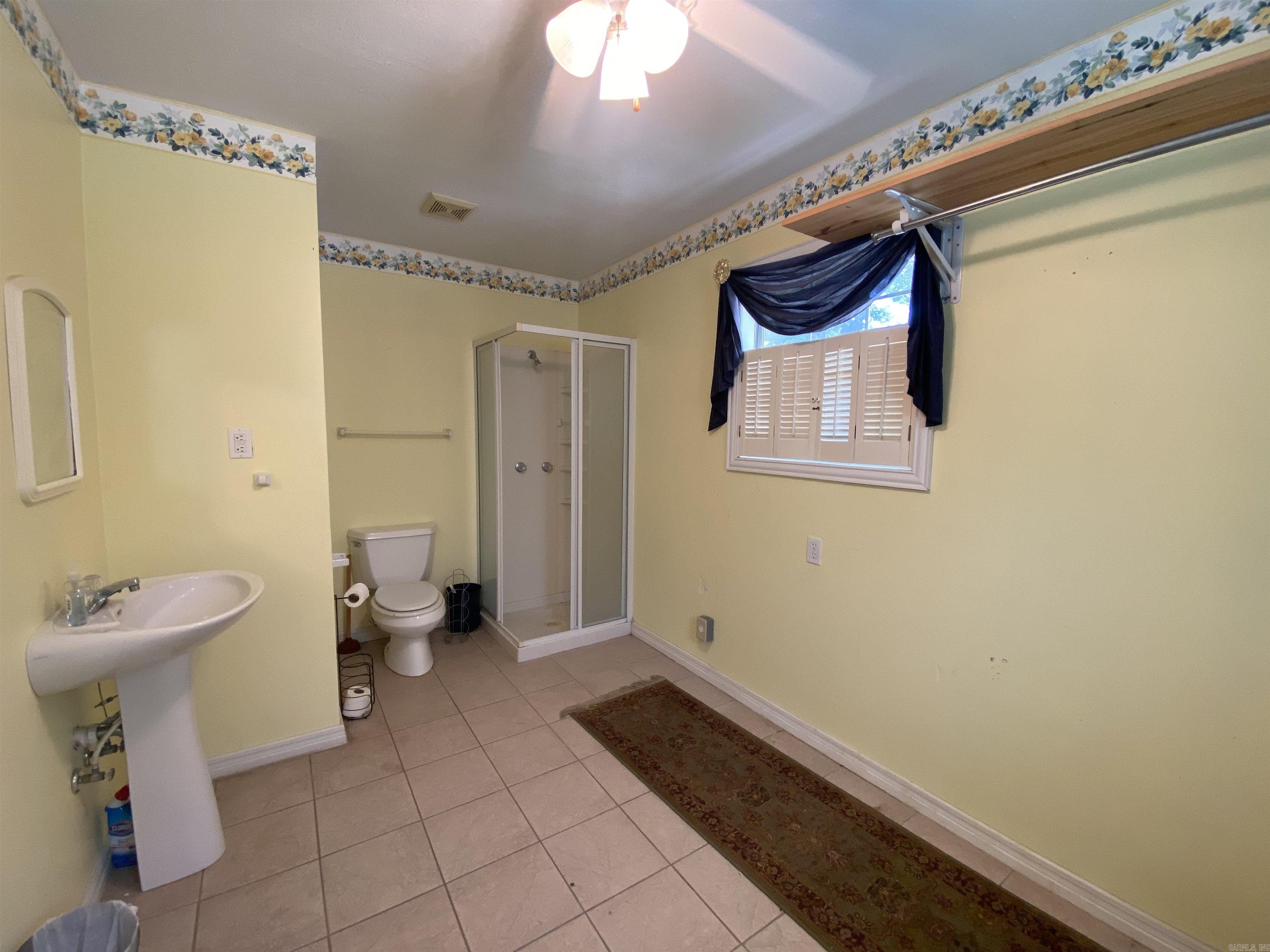 LAKEWOOD ESTATES - Residential