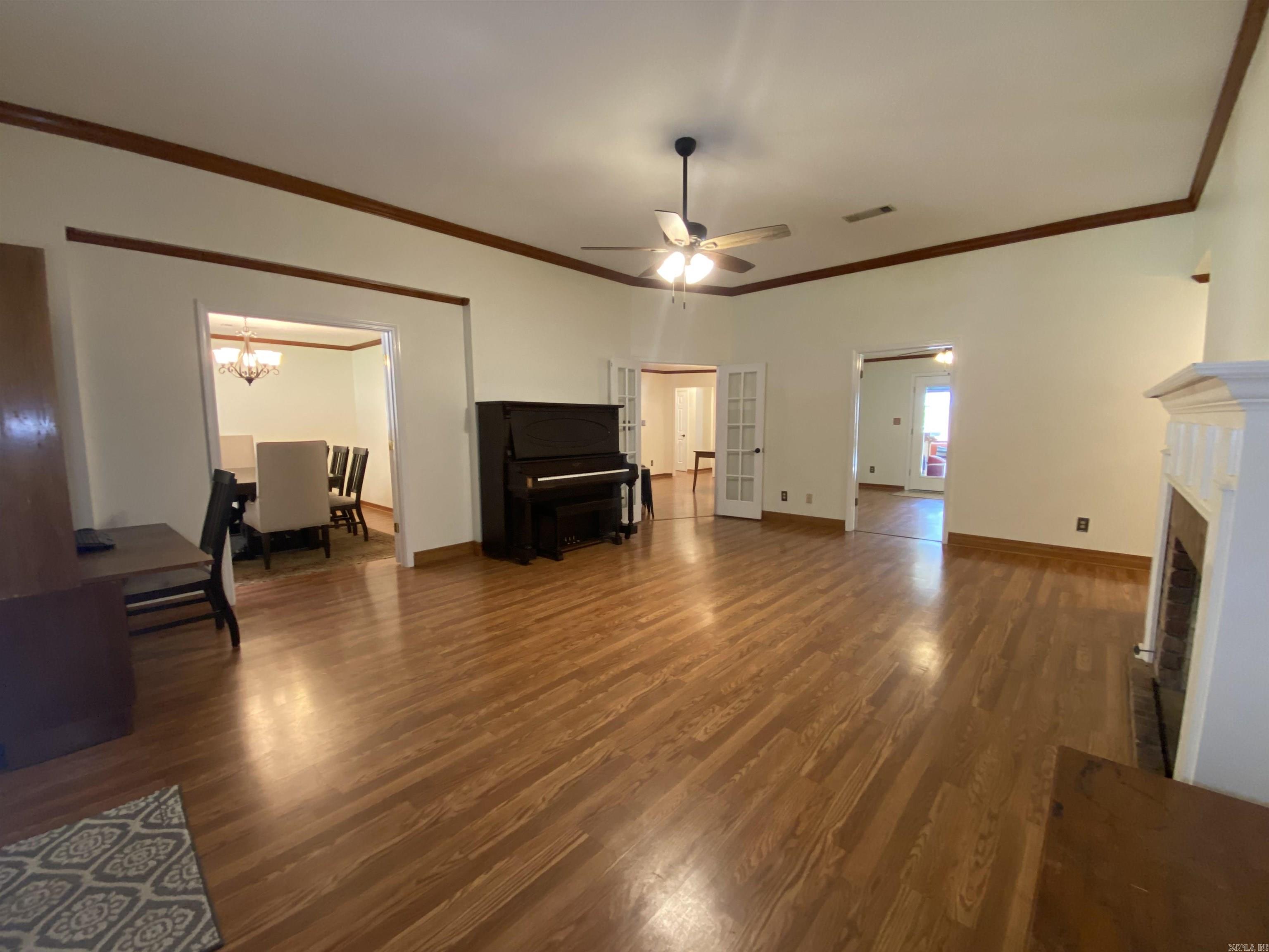 LAKEWOOD ESTATES - Residential