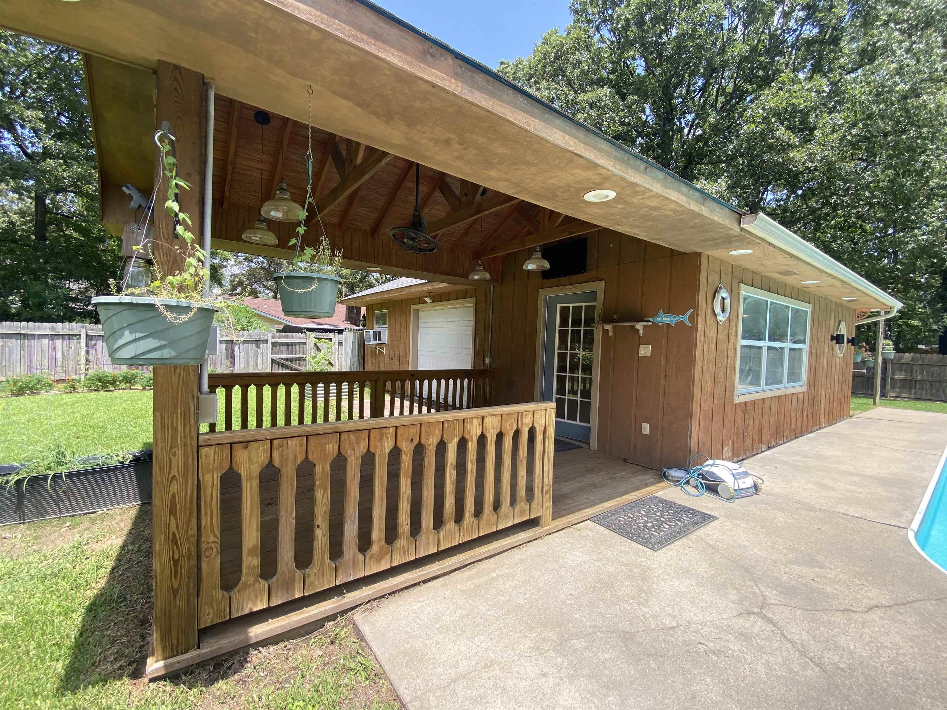 LAKEWOOD ESTATES - Residential