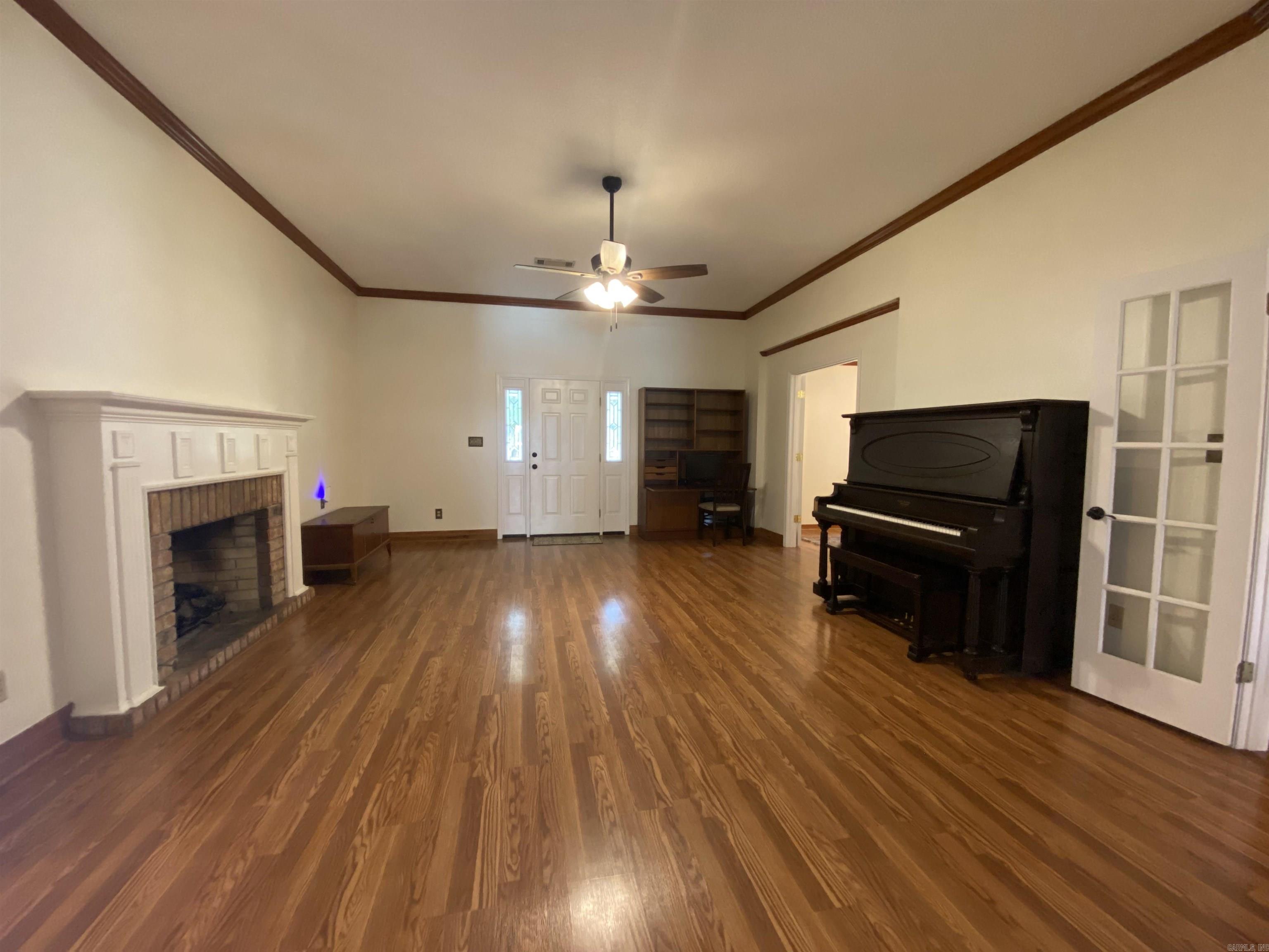 LAKEWOOD ESTATES - Residential