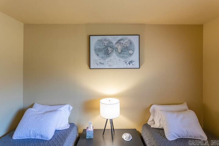 Chelsea Heights Condo - Residential