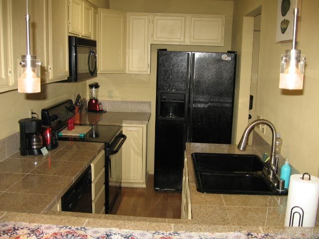 Chelsea Heights Condo - Residential