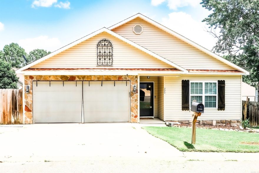 Come see this 3 bedroom 2 bath in Lakeside School District.  Private gated neighborhood with open floor plan, vaulted ceilings and fenced yard. Washer, dryer and refrigerator stay.  Off Akers Rd. close to a public Lake Catherine boat ramp makes this a great find out of the city limits yet convenient for all your needs. New roof in 2015.  Call today for a personal showing!