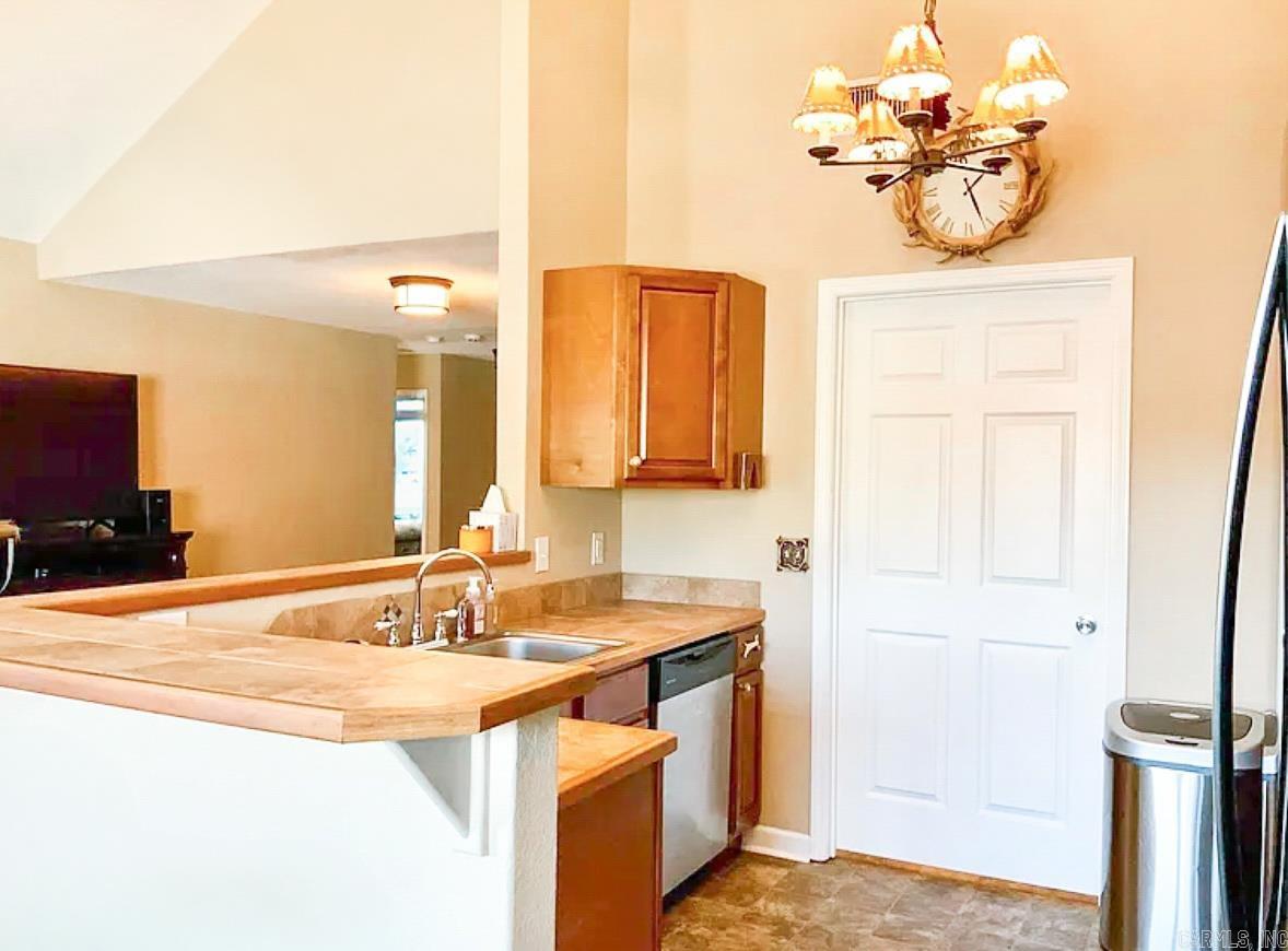 HICKORY HILLS - Residential