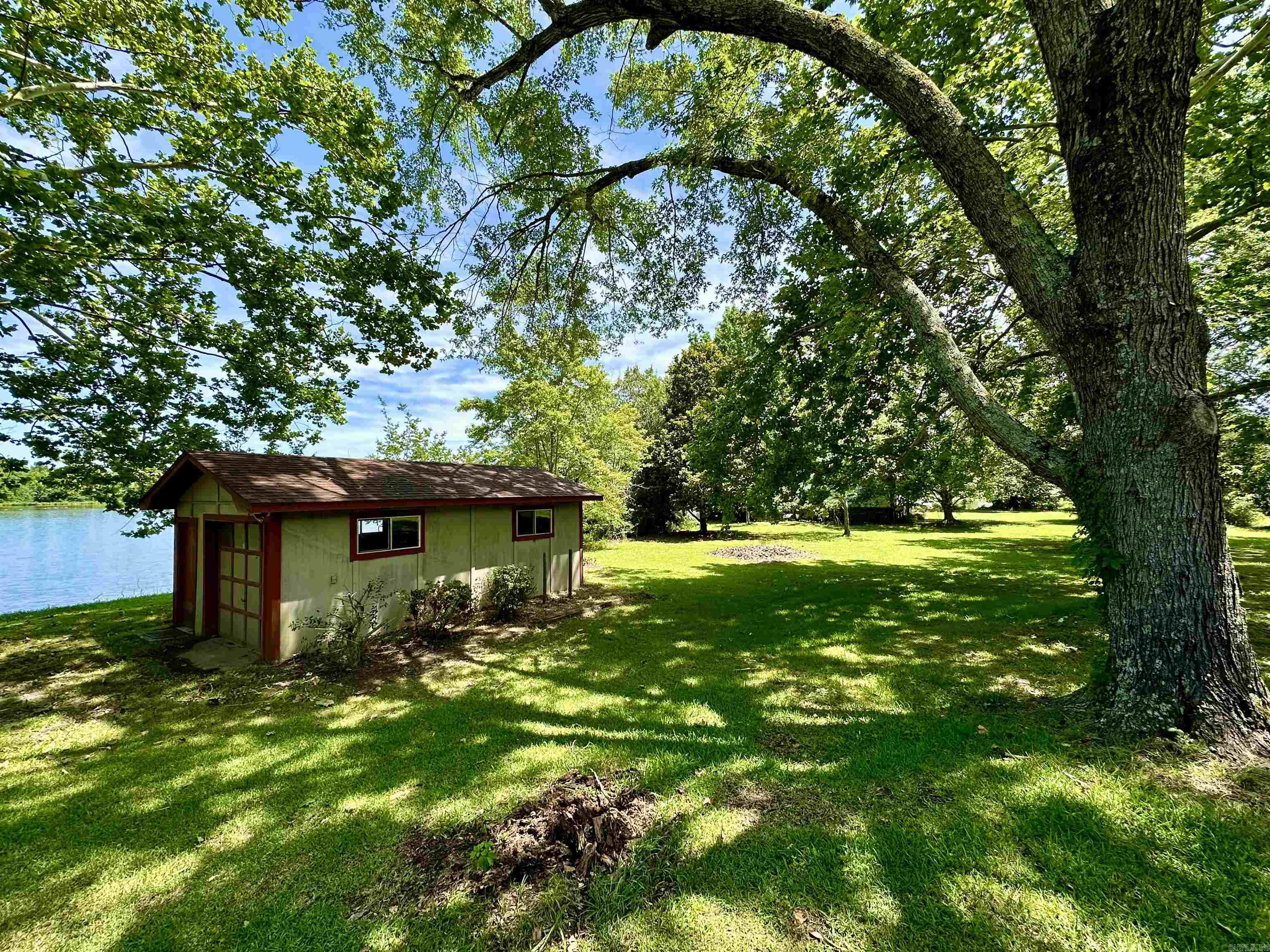 Hatchers Lake - Residential