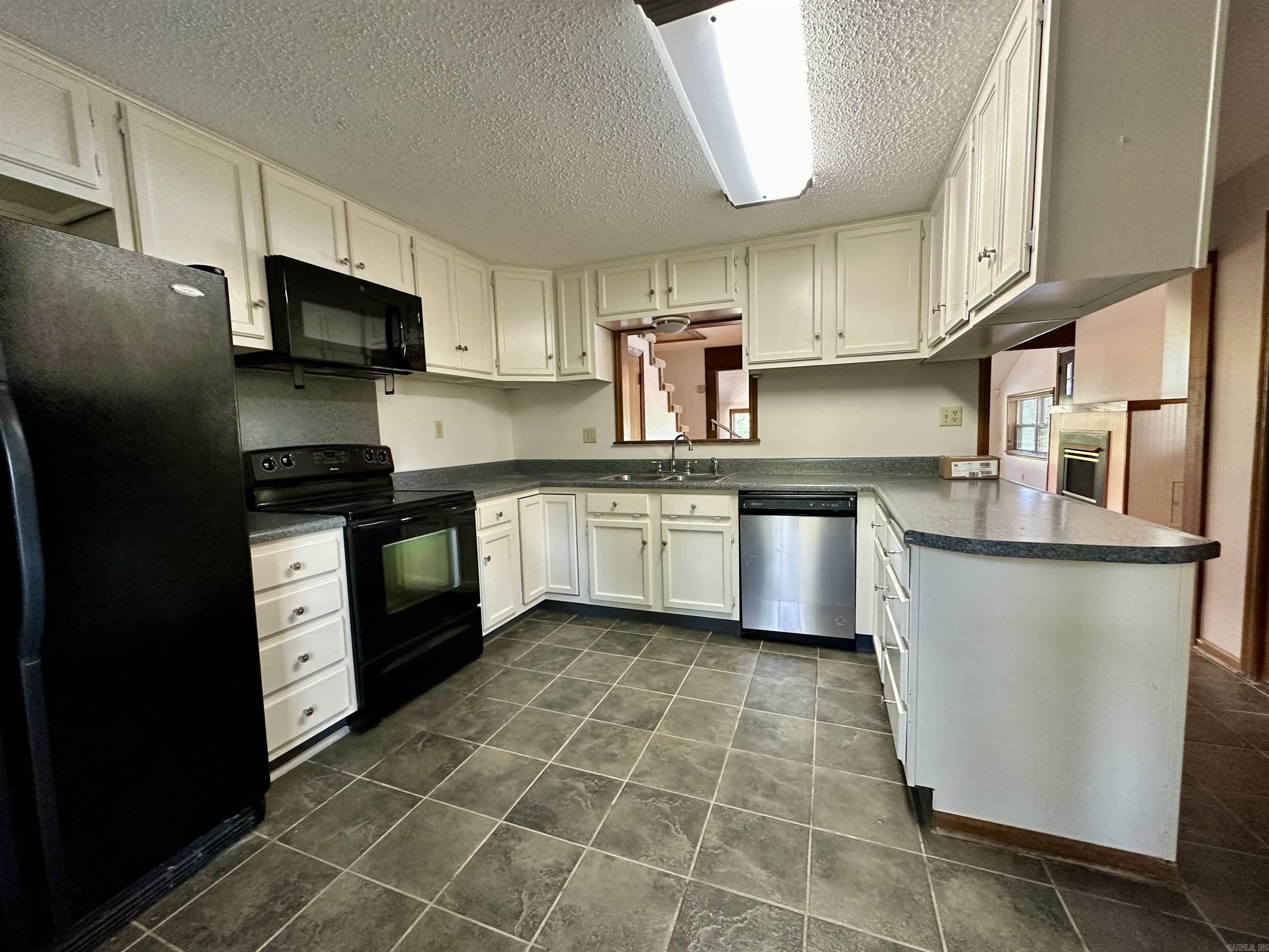 Hatchers Lake - Residential