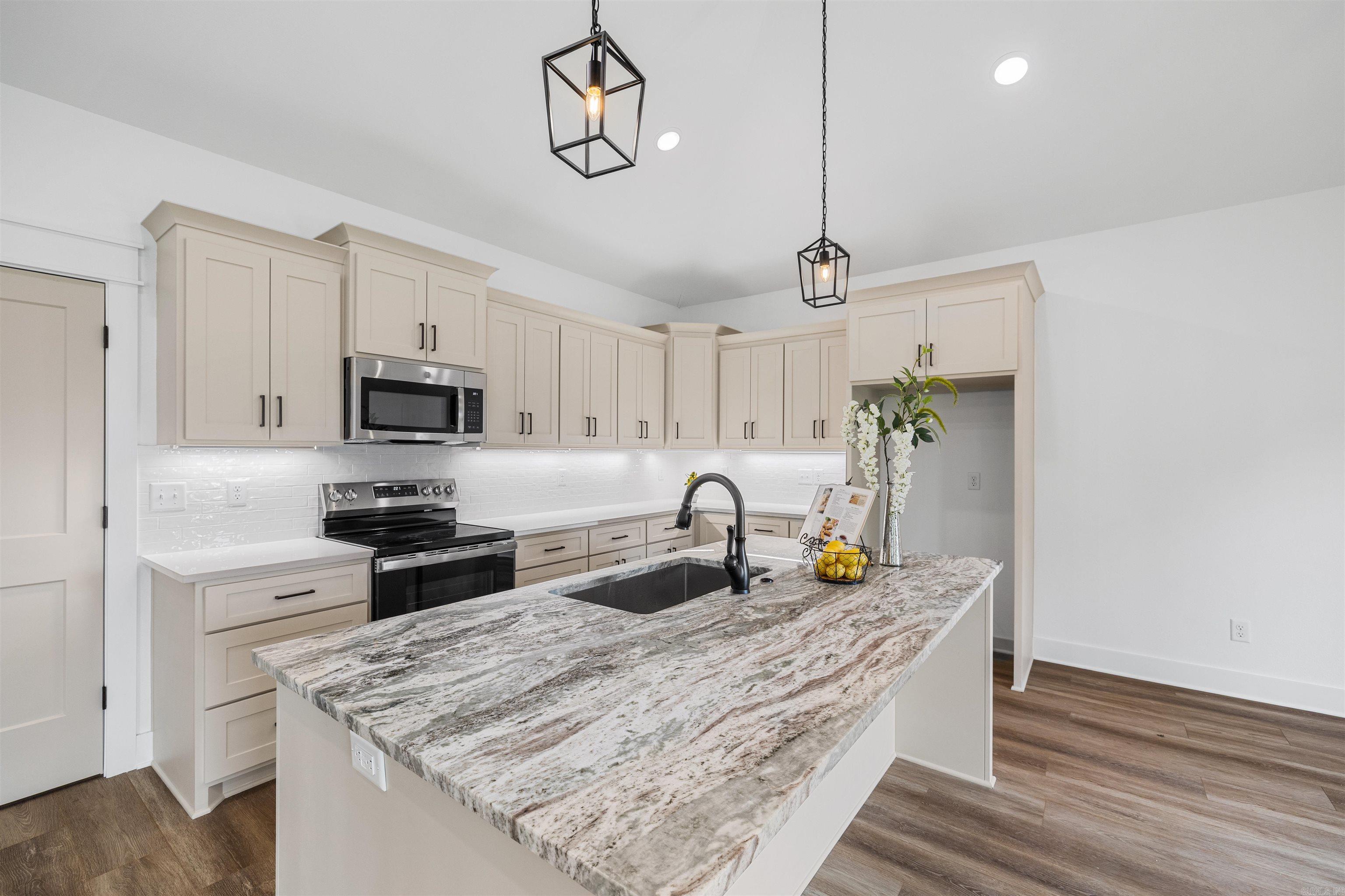 SUMMERLYN SUBDIVISION - Residential