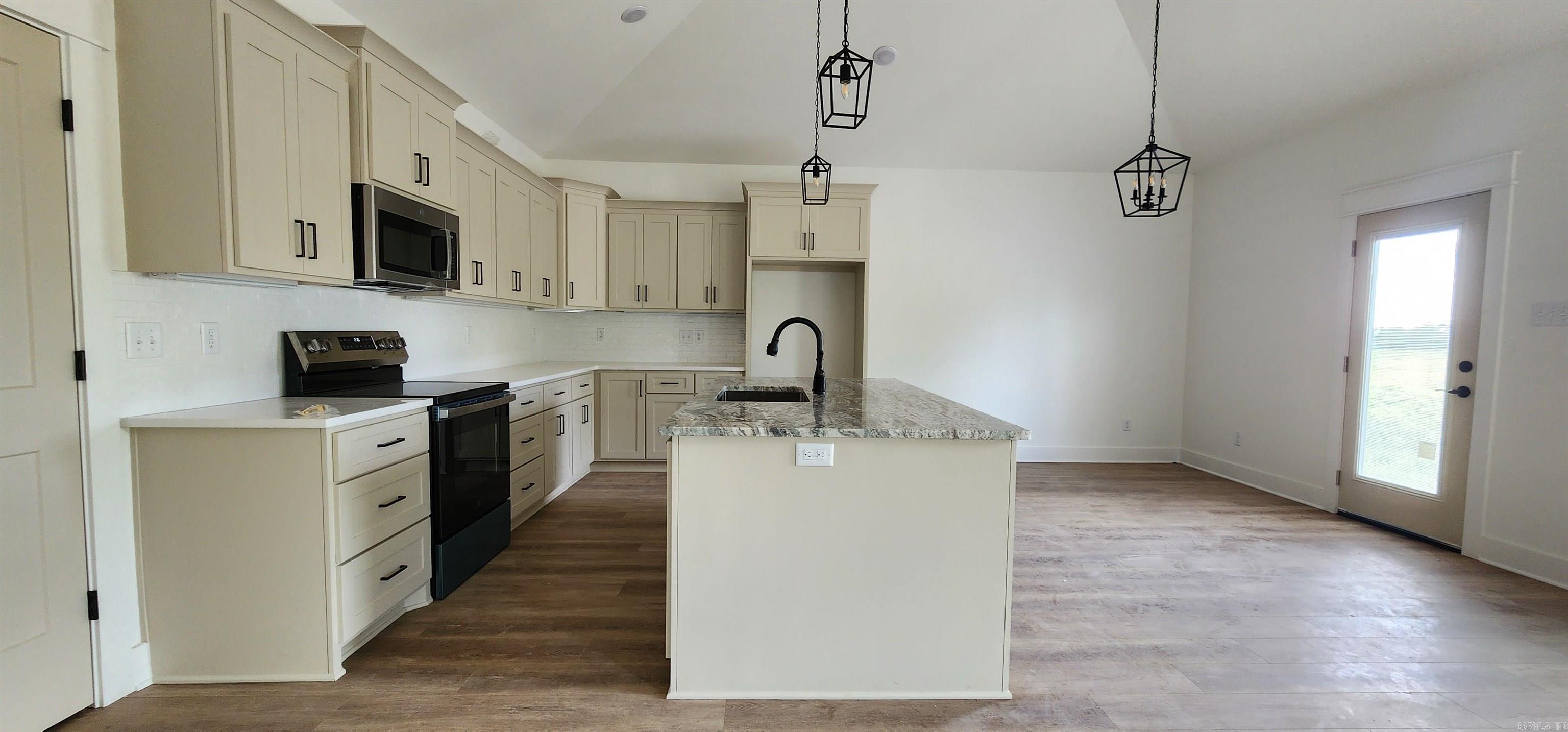 SUMMERLYN SUBDIVISION - Residential