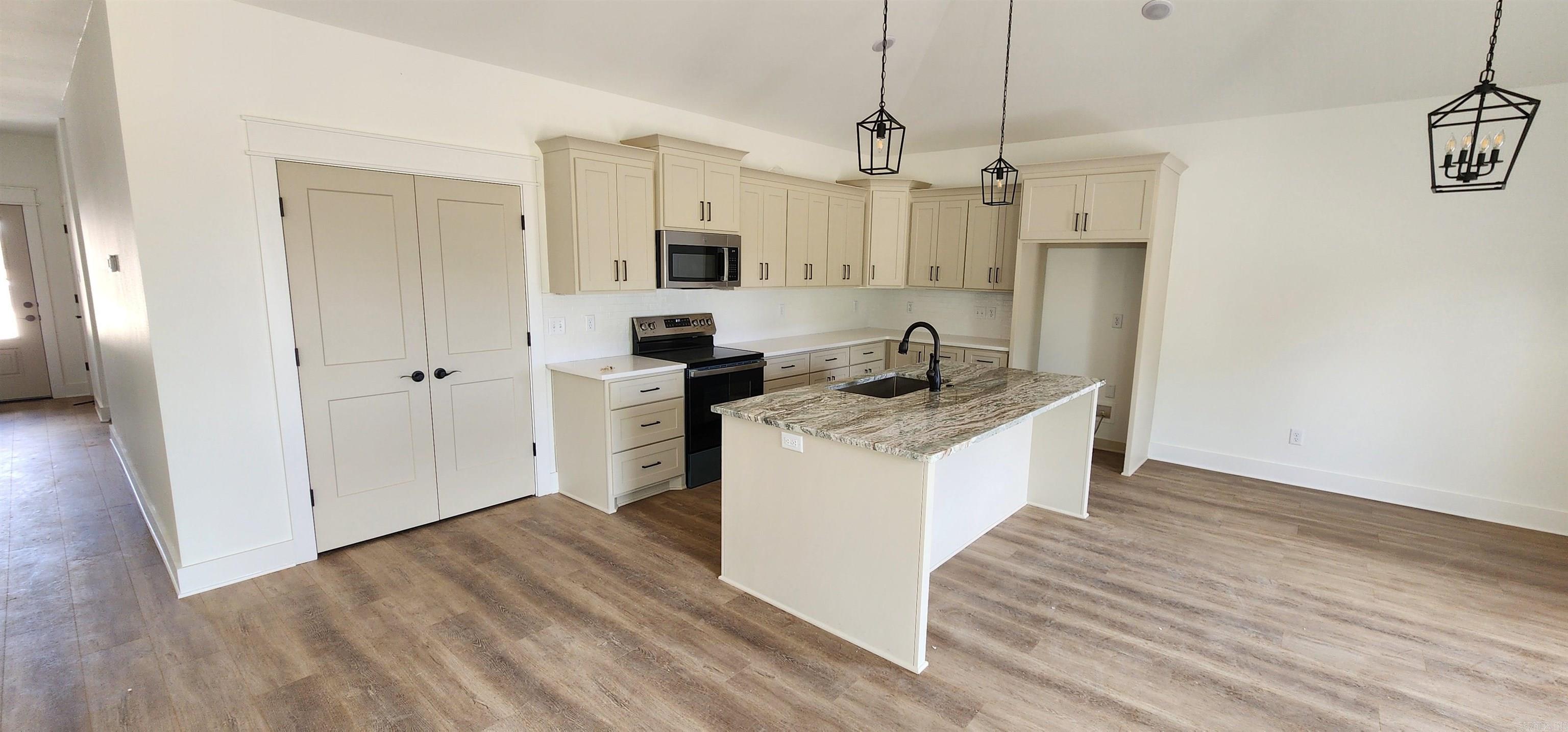 SUMMERLYN SUBDIVISION - Residential