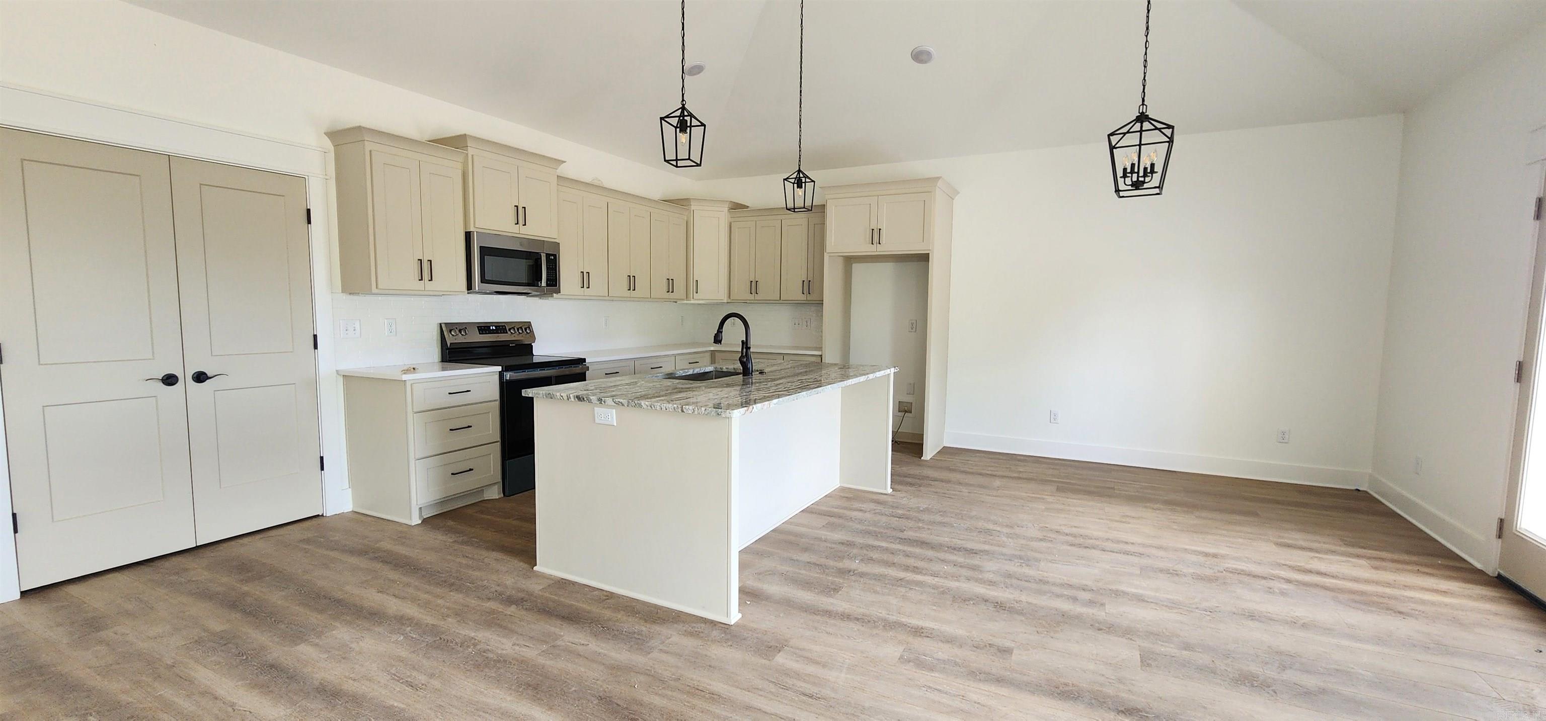 SUMMERLYN SUBDIVISION - Residential