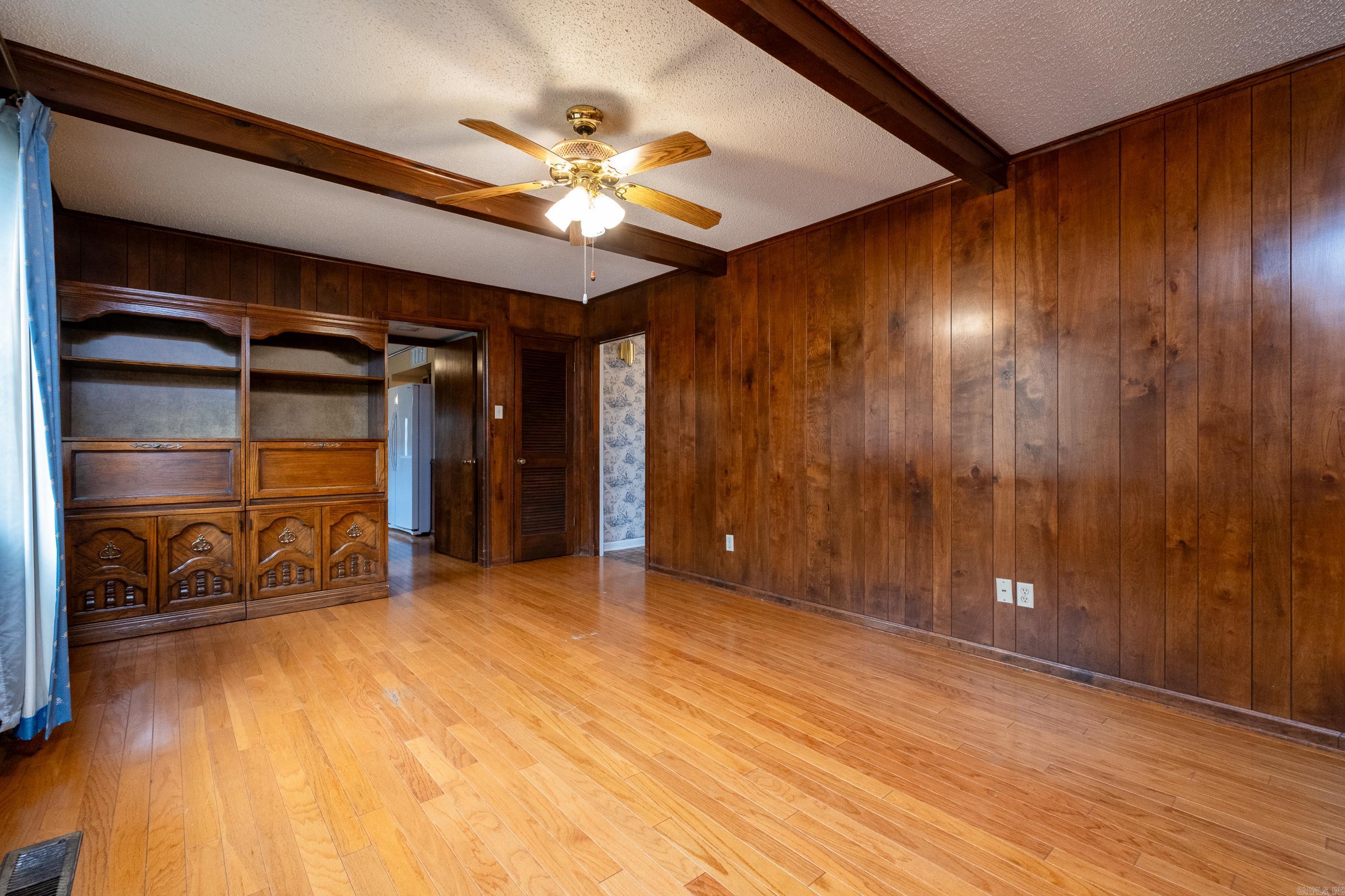 STURBRIDGE - Residential