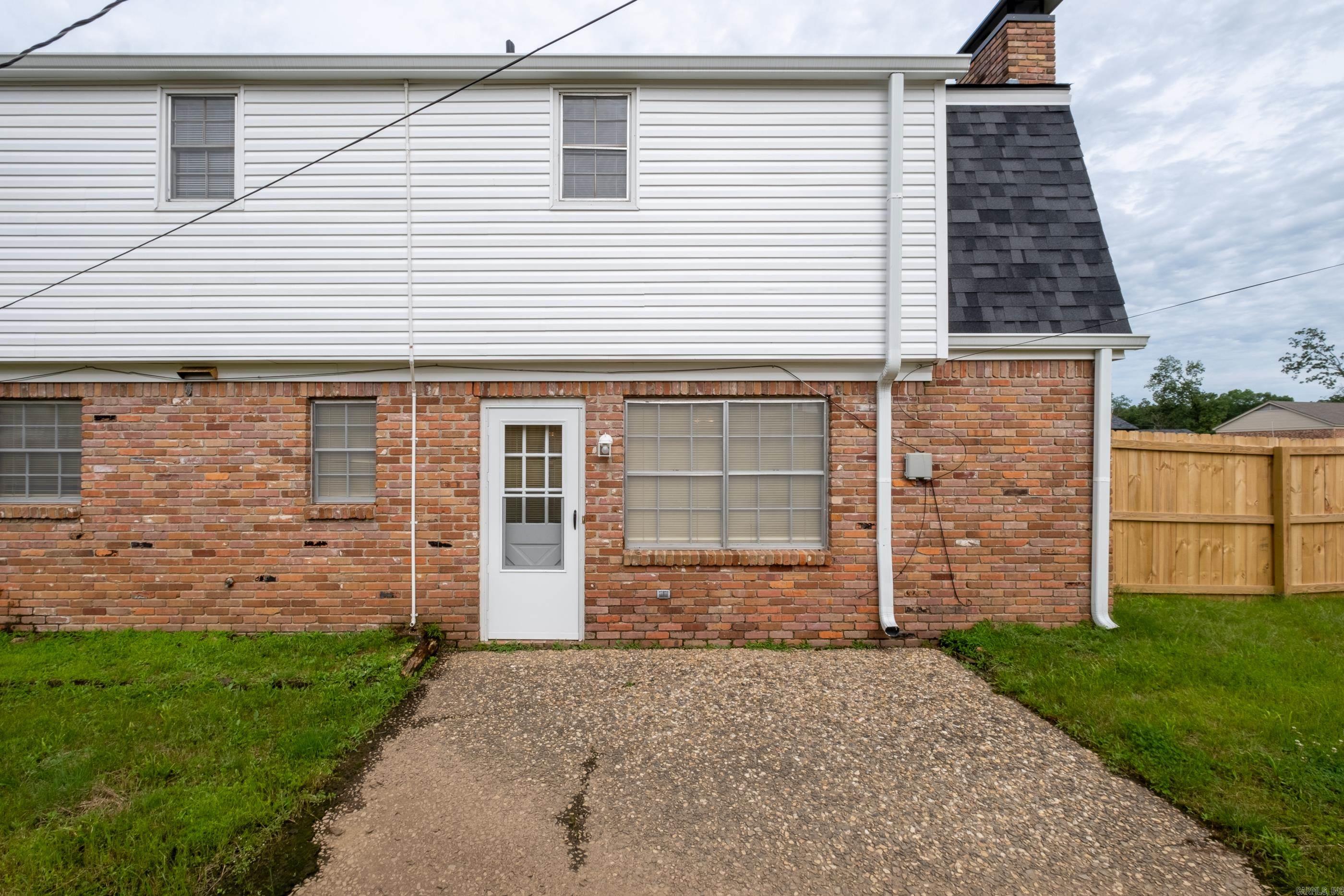 STURBRIDGE - Residential