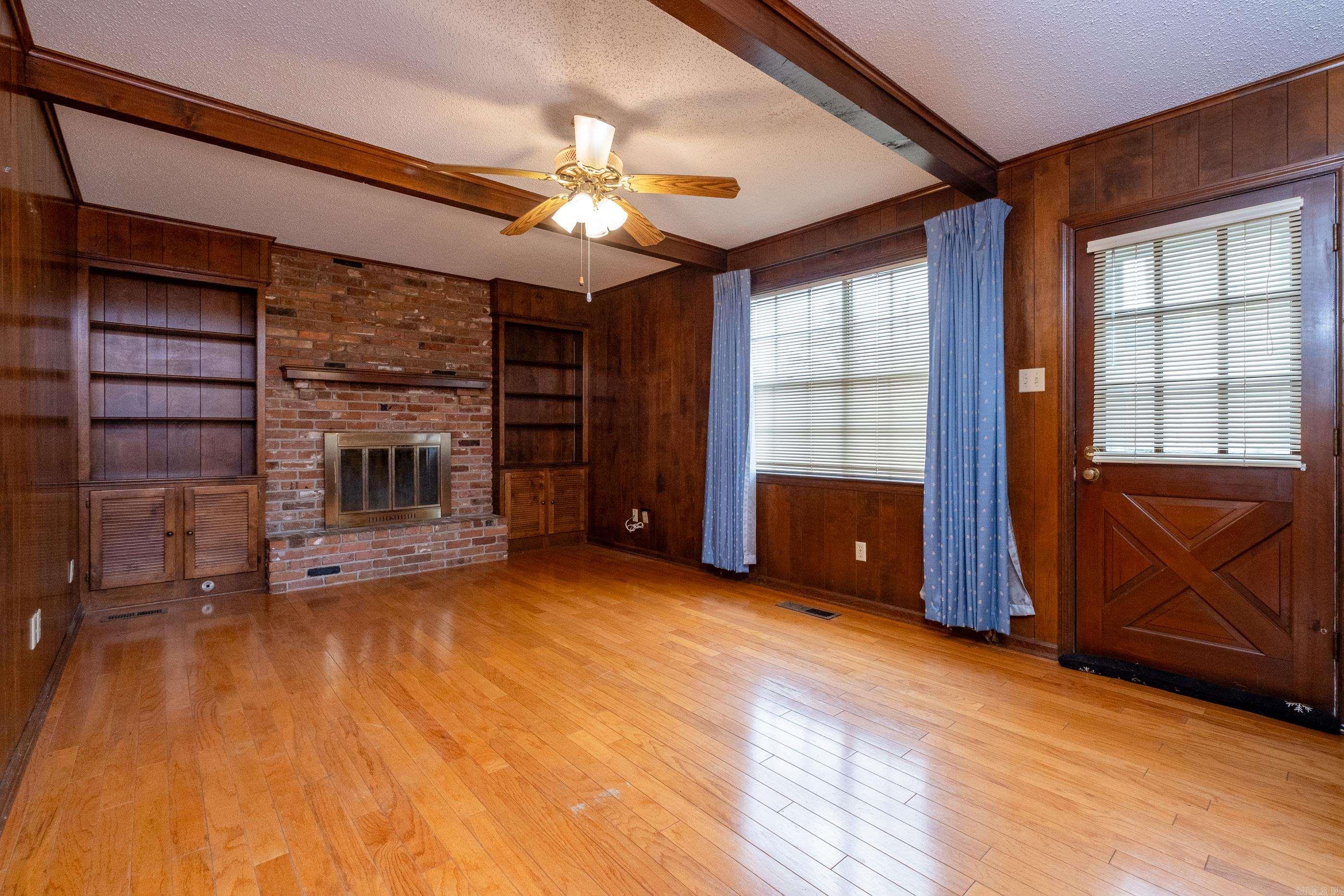 STURBRIDGE - Residential