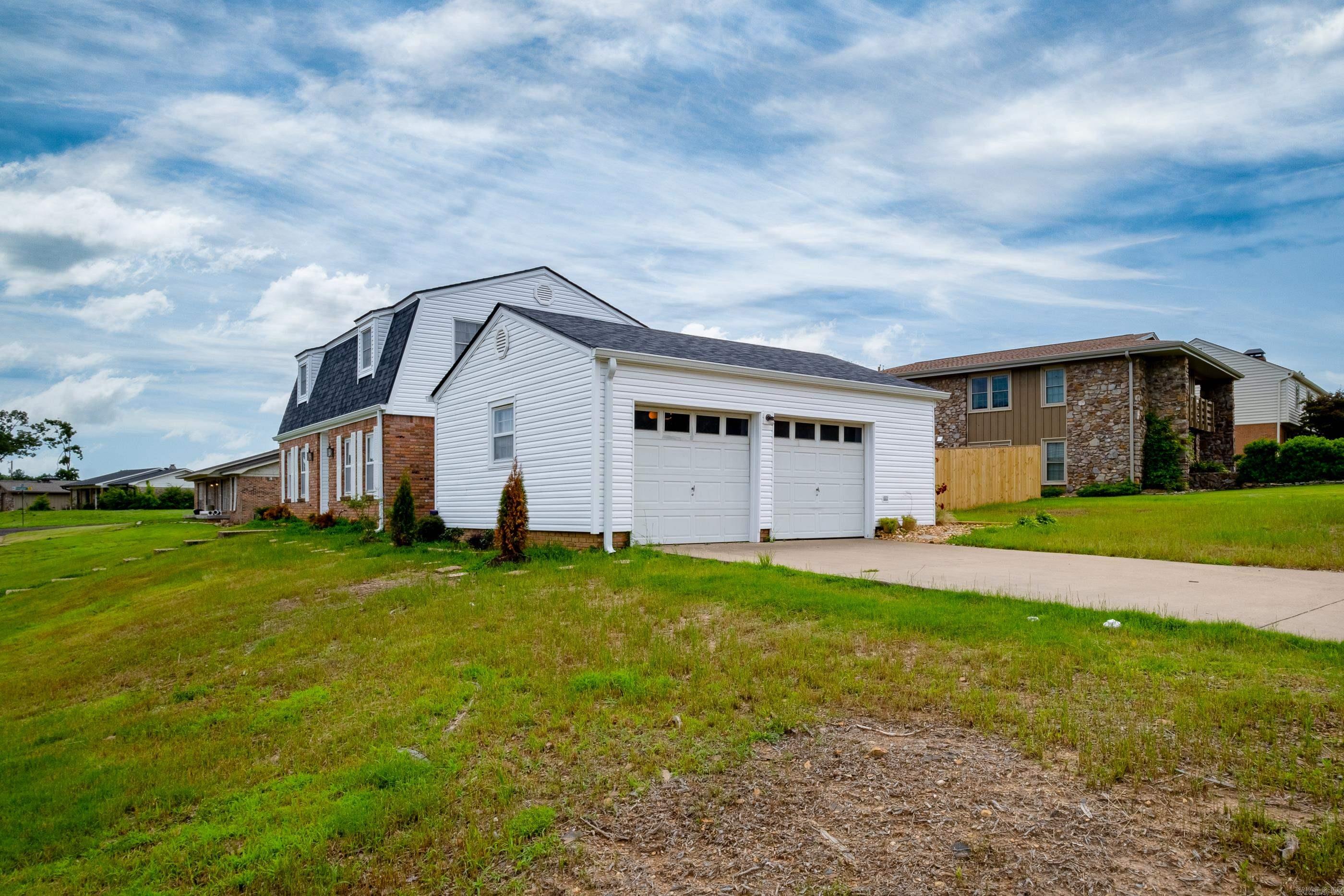 STURBRIDGE - Residential