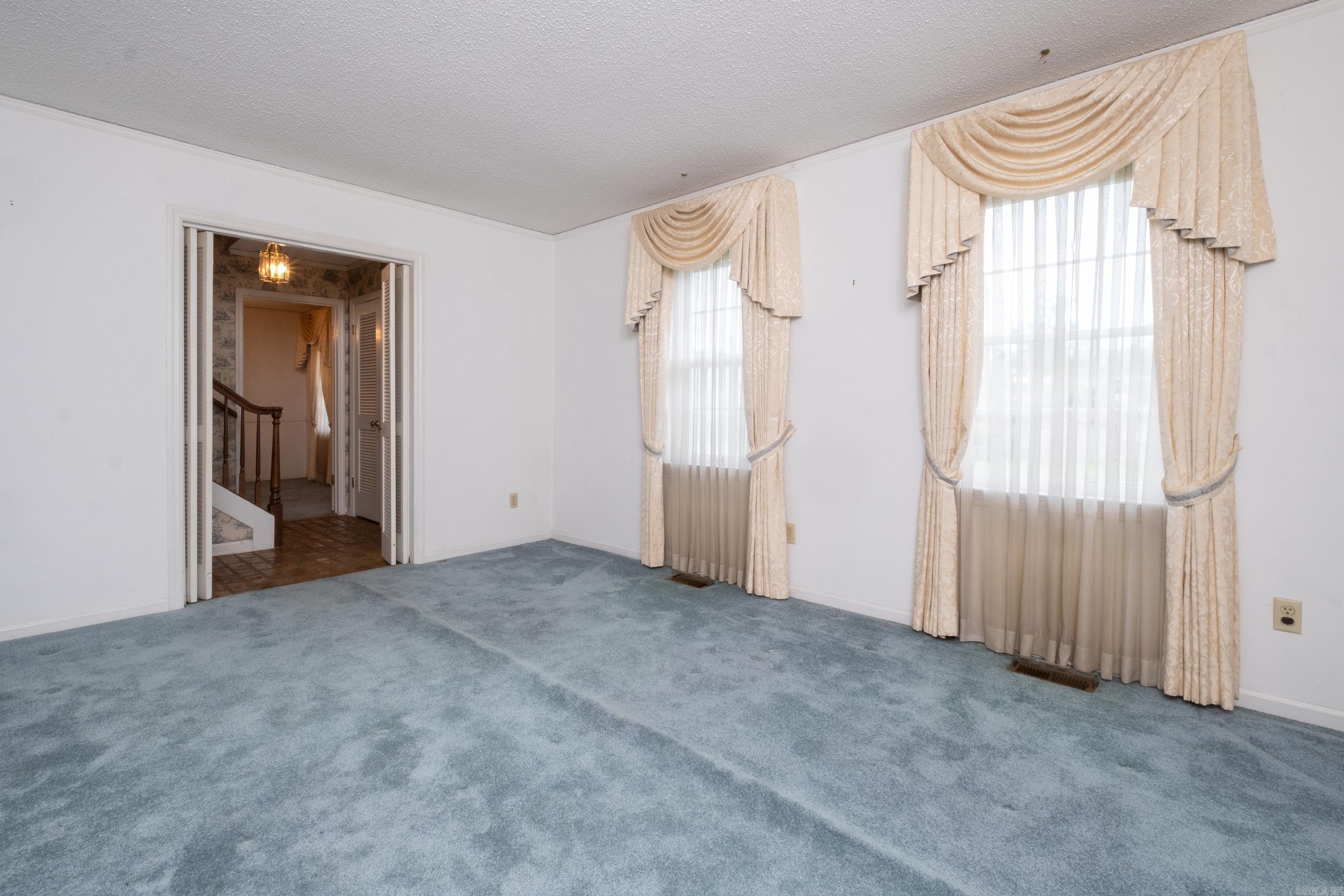 STURBRIDGE - Residential