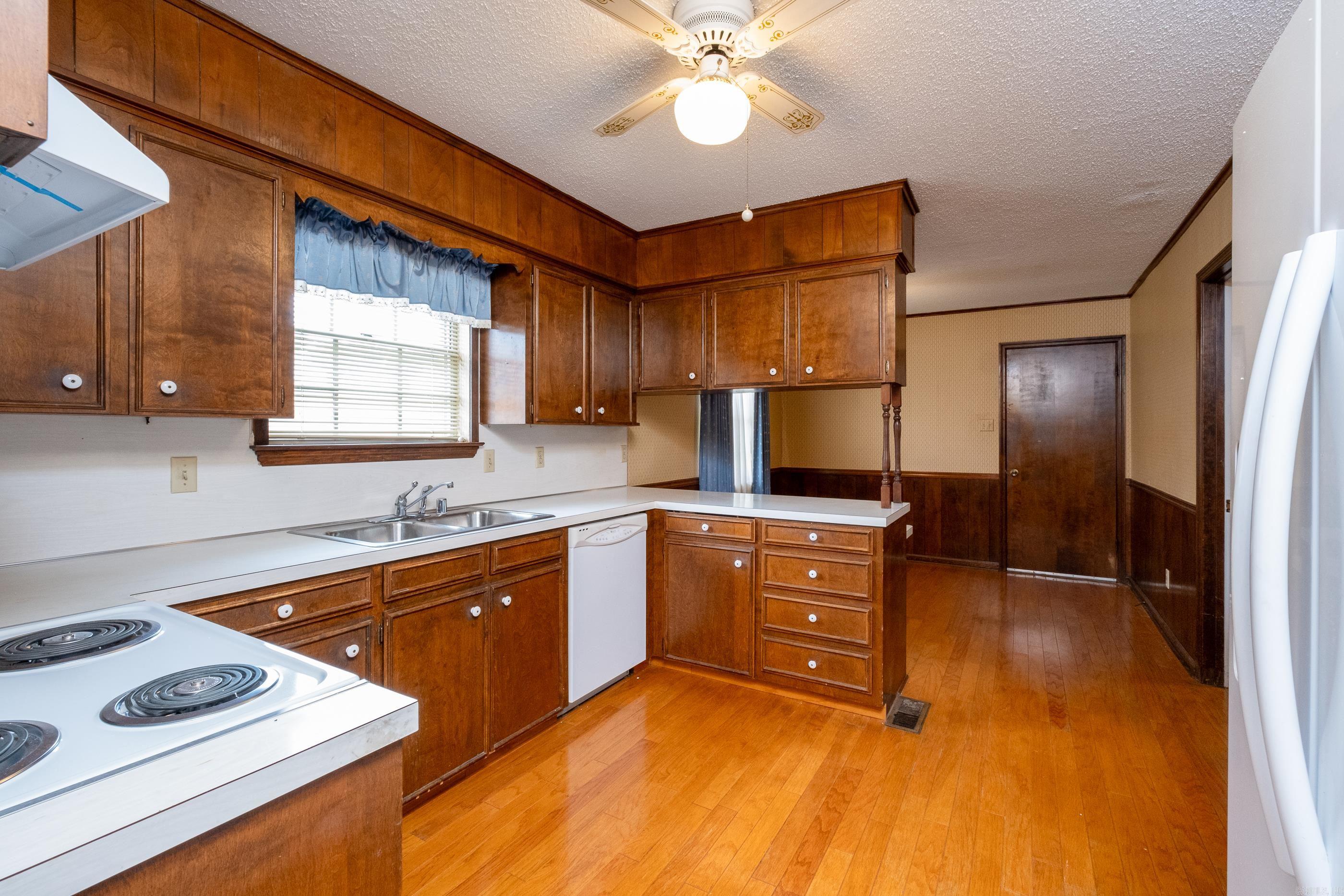 STURBRIDGE - Residential