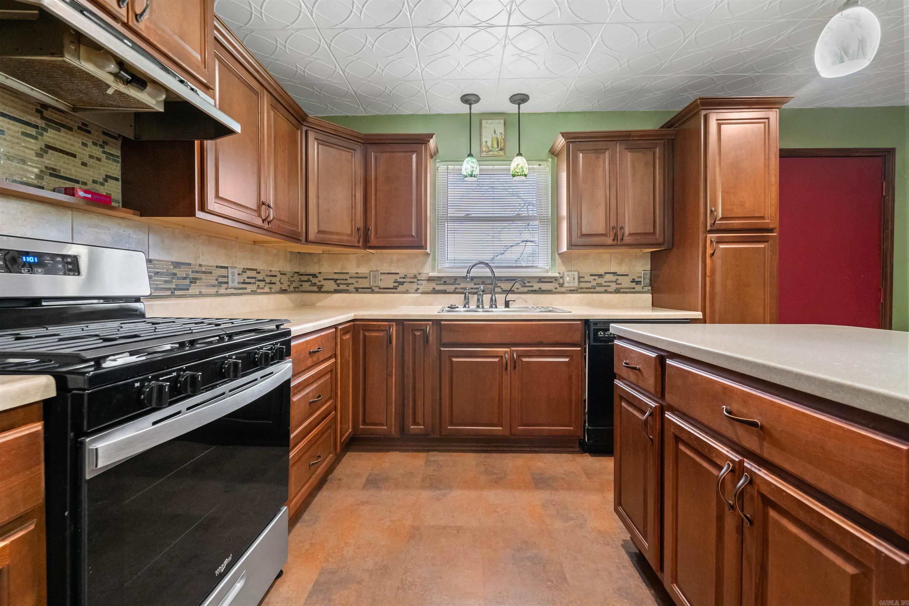 KELLOGG LAKE EST - Residential