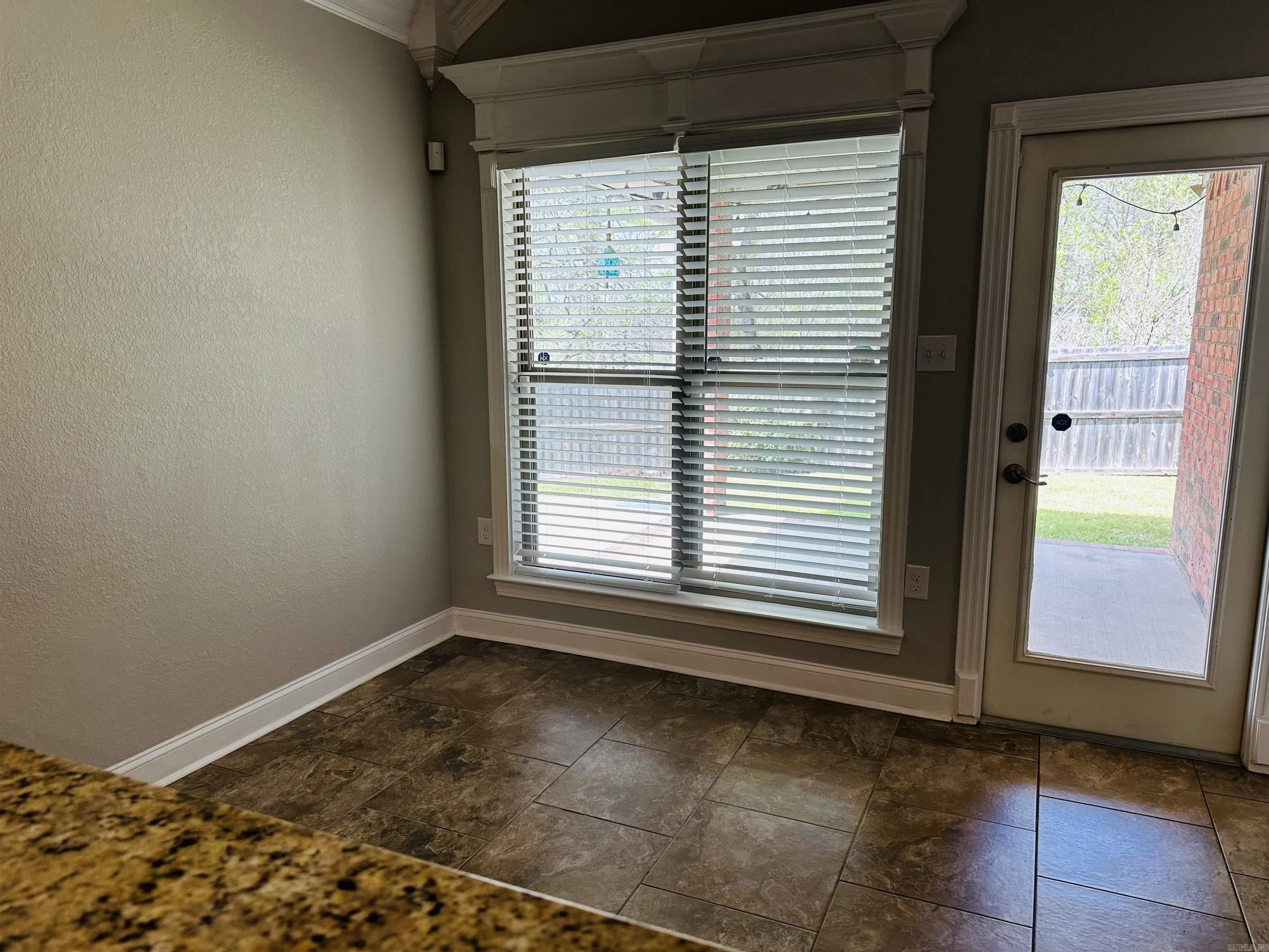 COUNTRY CLUB OF ARK THE - Residential