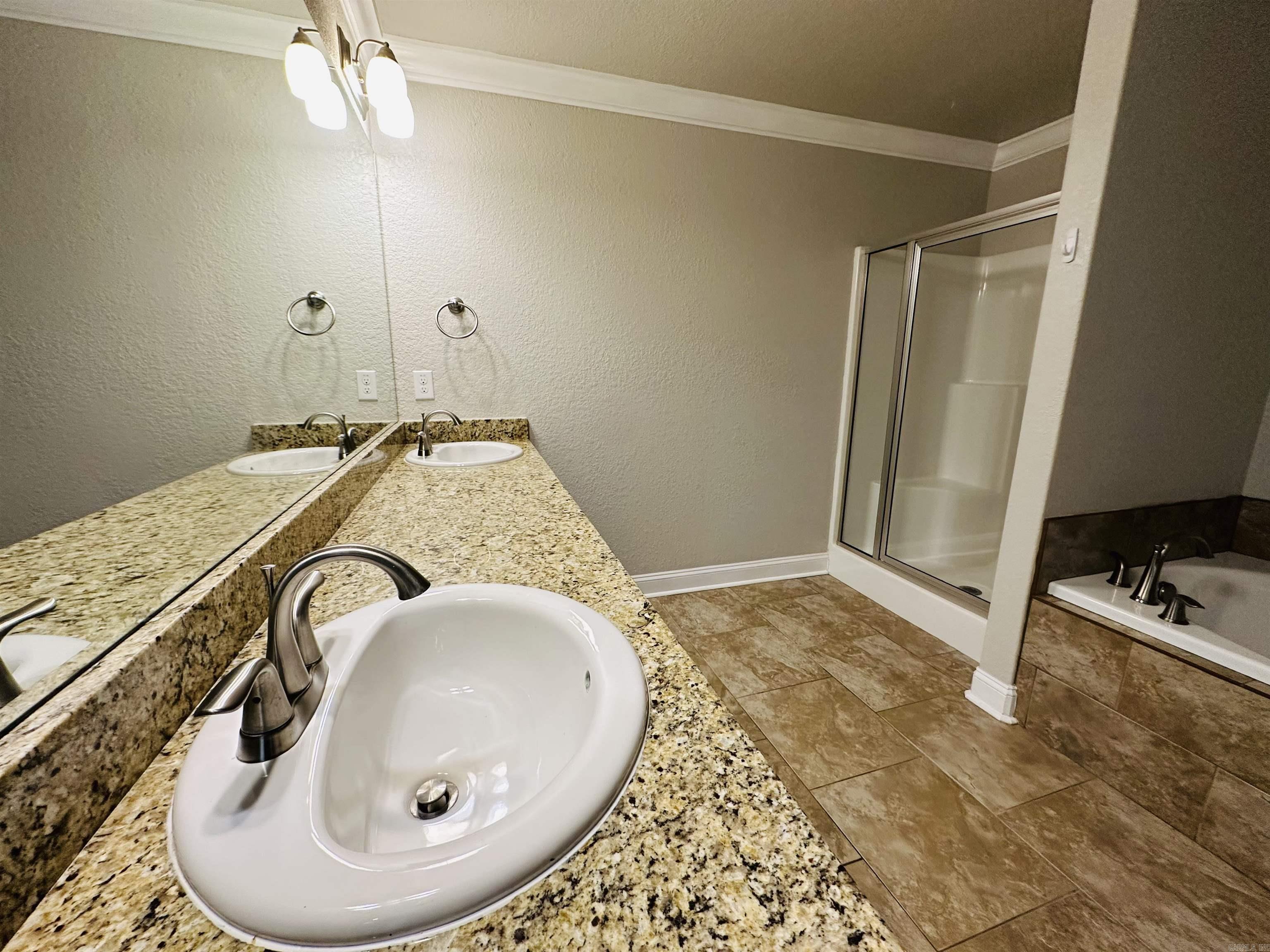 COUNTRY CLUB OF ARK THE - Residential