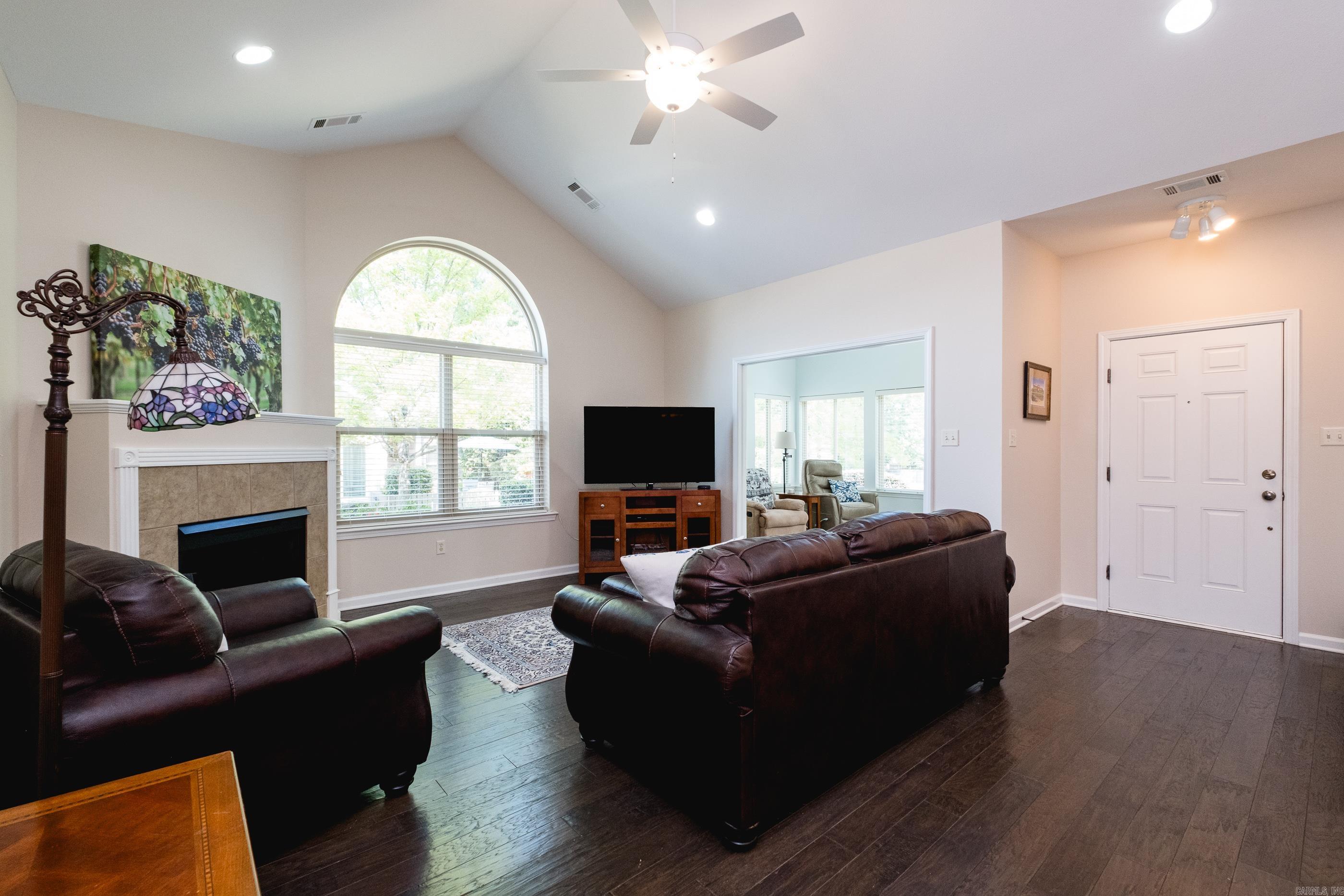 MOUNTAIN TERRACE ESTATES TOWNHOM - Residential