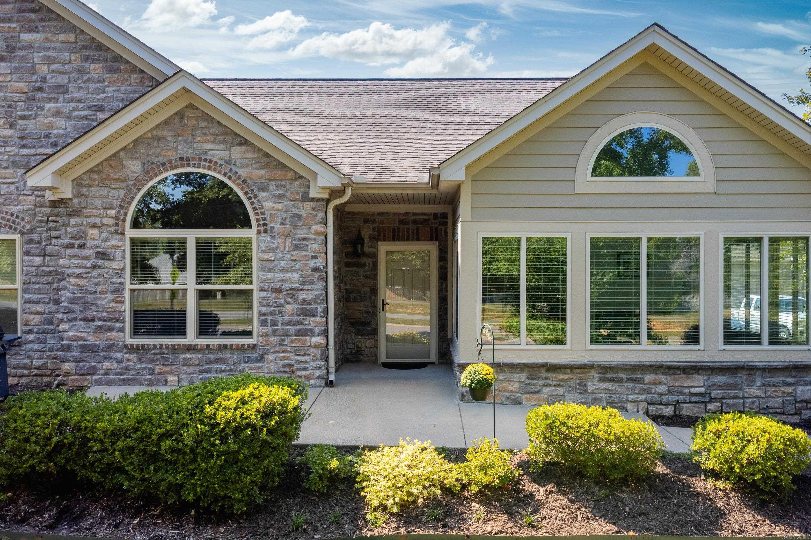 MOUNTAIN TERRACE ESTATES TOWNHOM - Residential