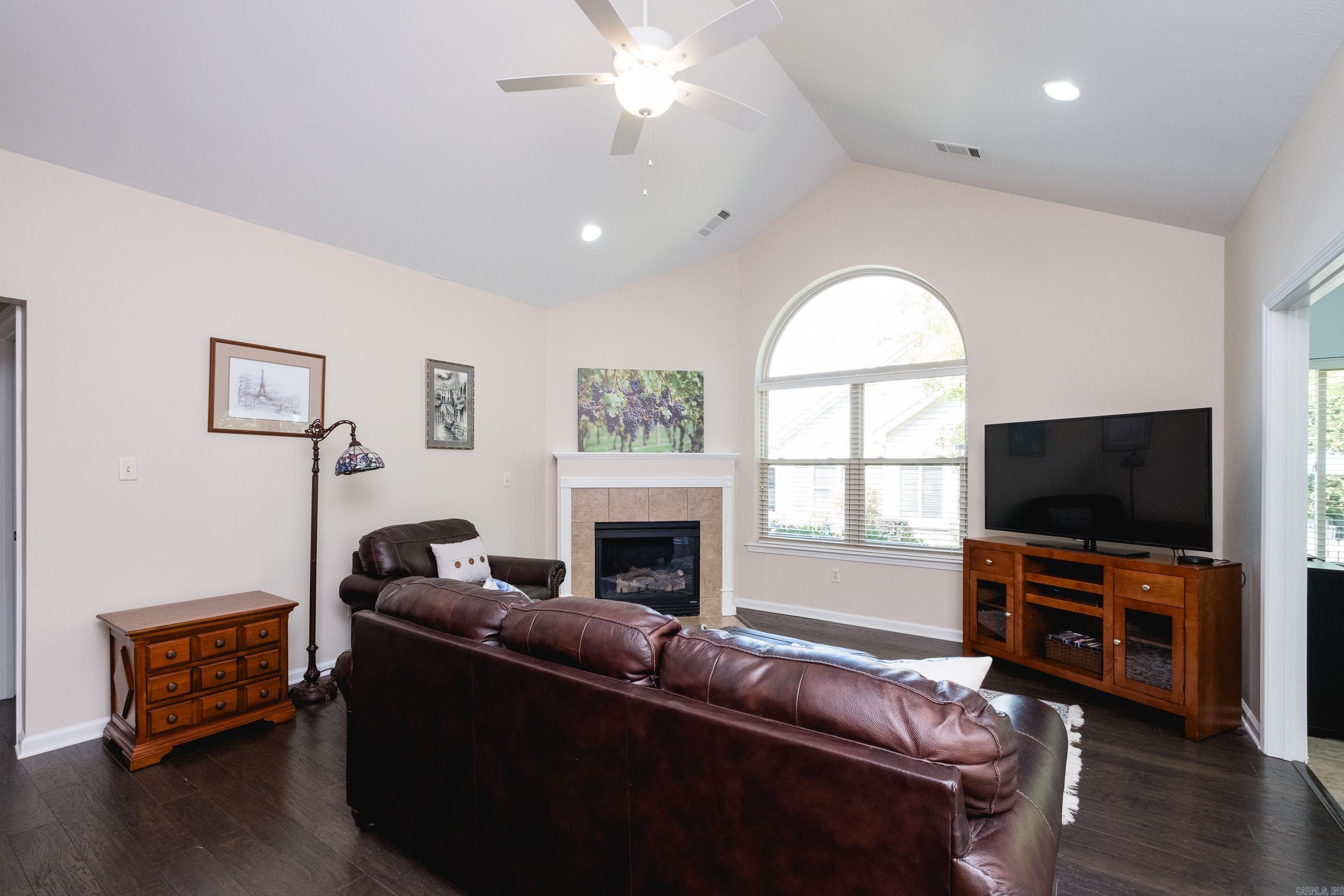 MOUNTAIN TERRACE ESTATES TOWNHOM - Residential