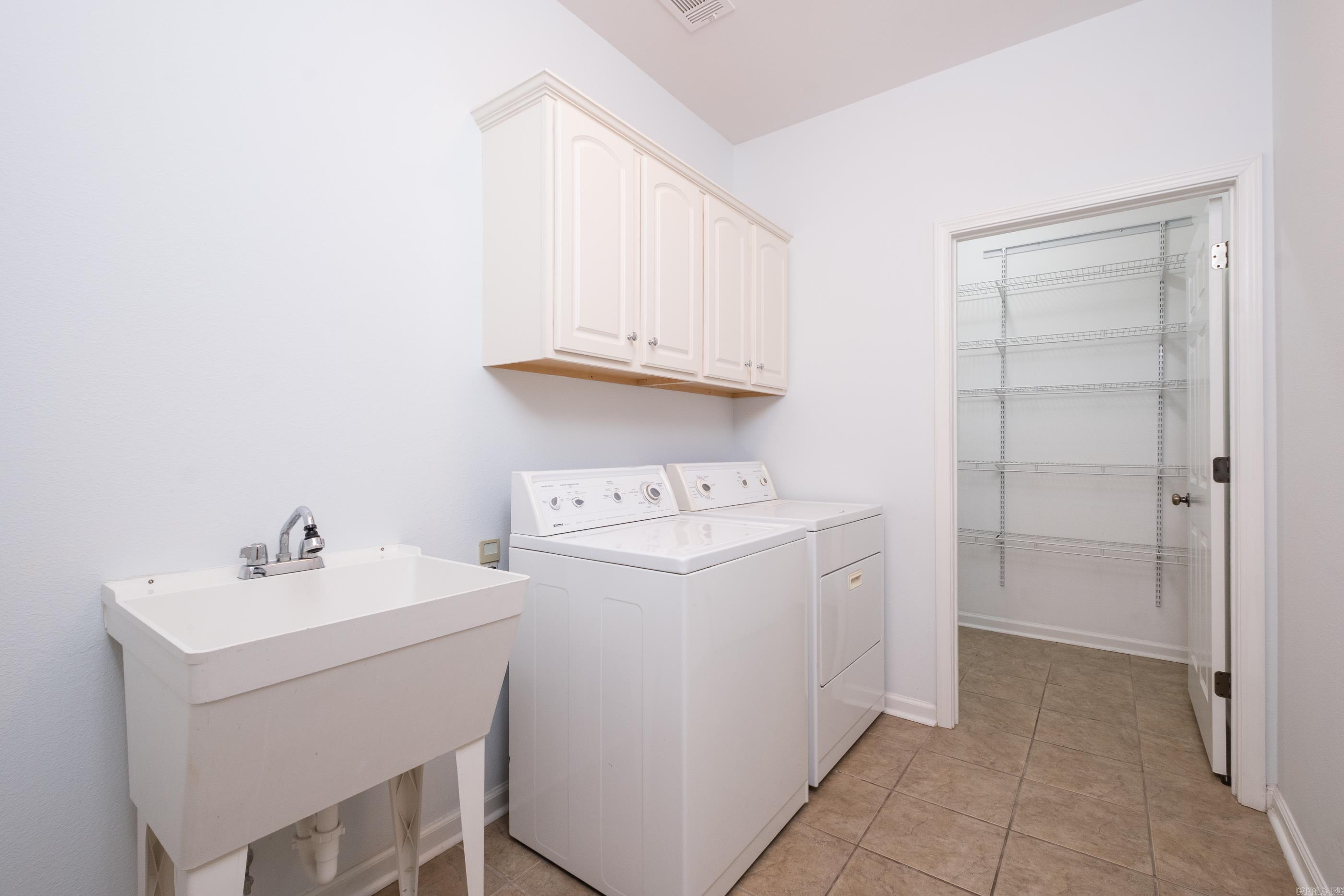 MOUNTAIN TERRACE ESTATES TOWNHOM - Residential