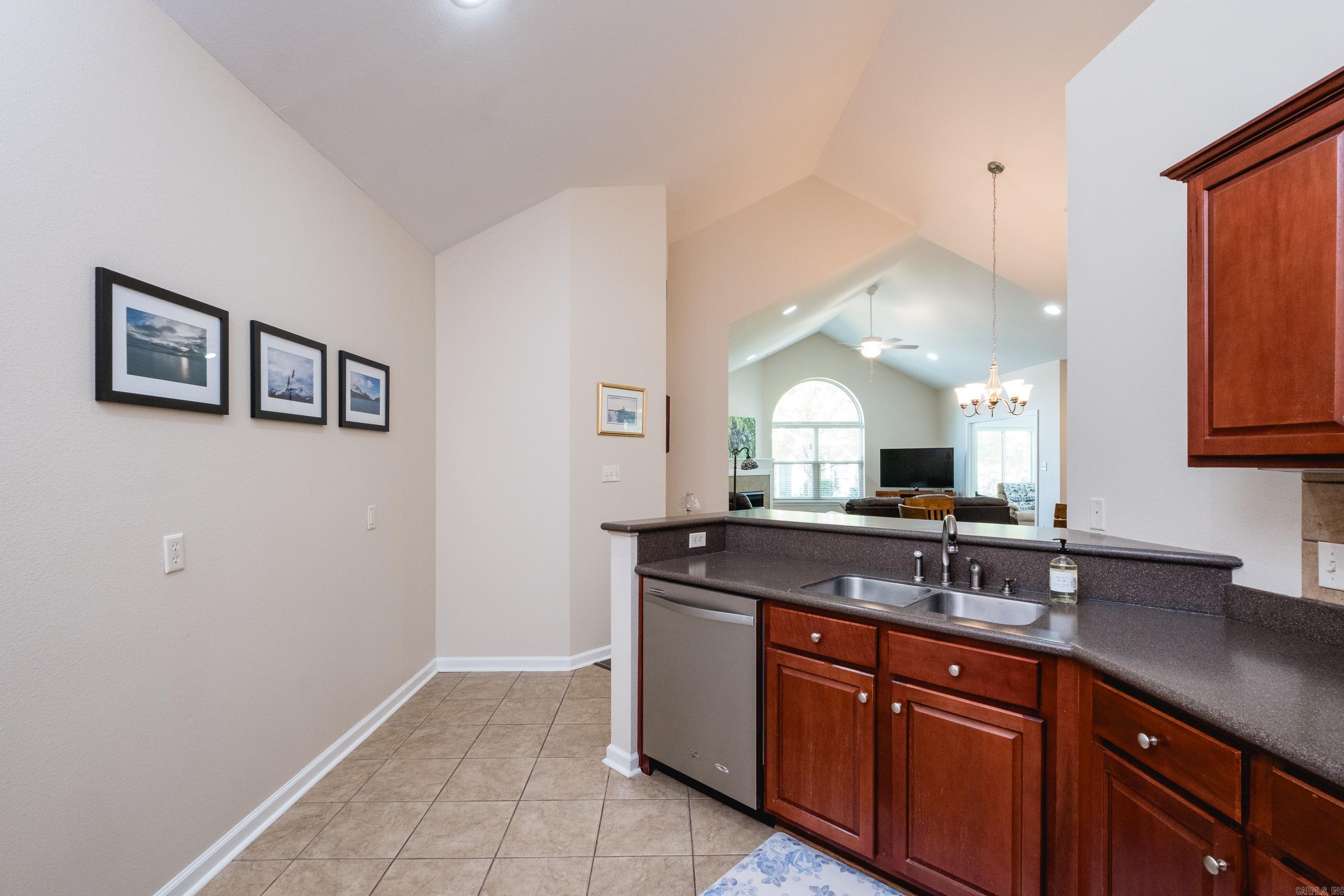 MOUNTAIN TERRACE ESTATES TOWNHOM - Residential