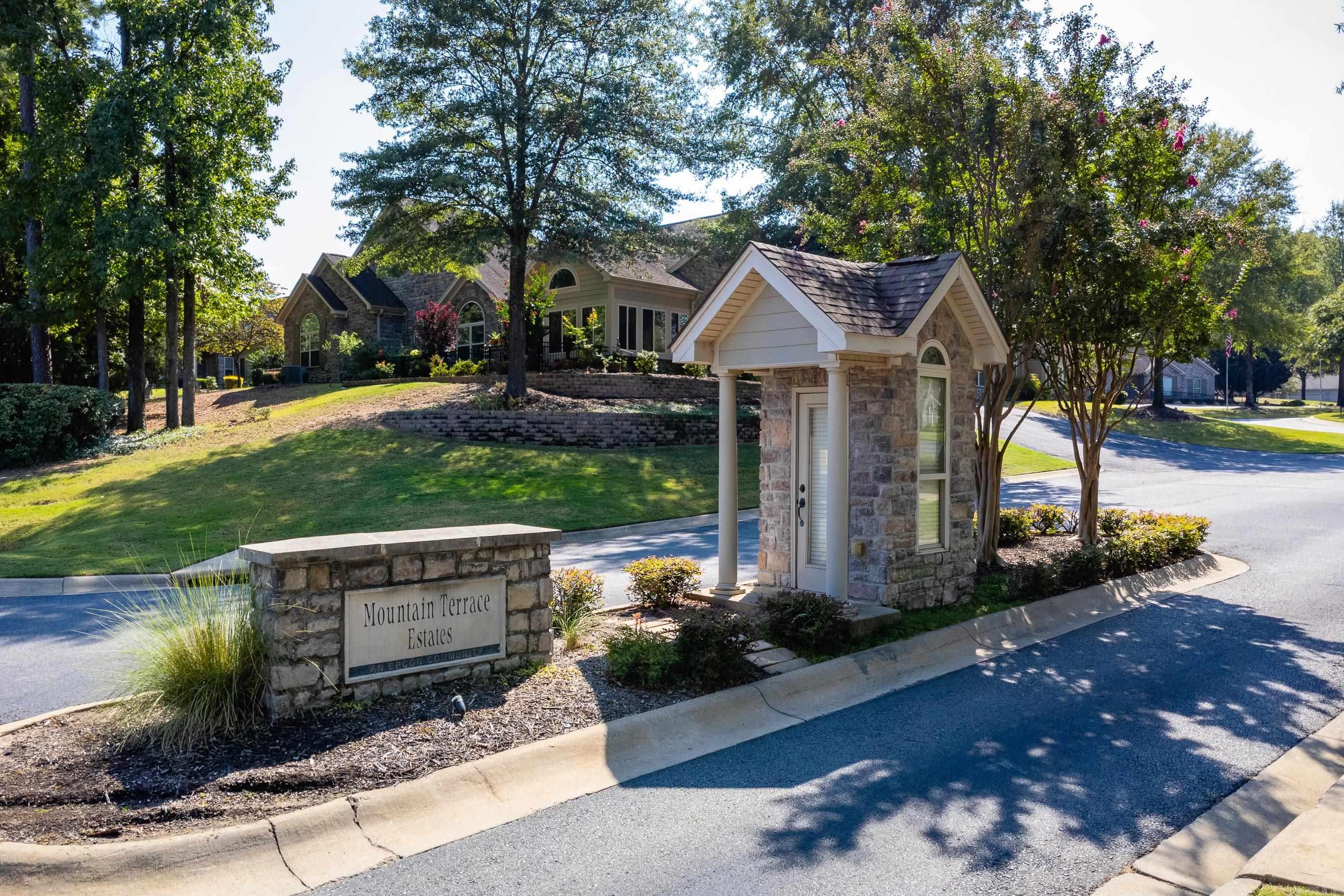 MOUNTAIN TERRACE ESTATES TOWNHOM - Residential