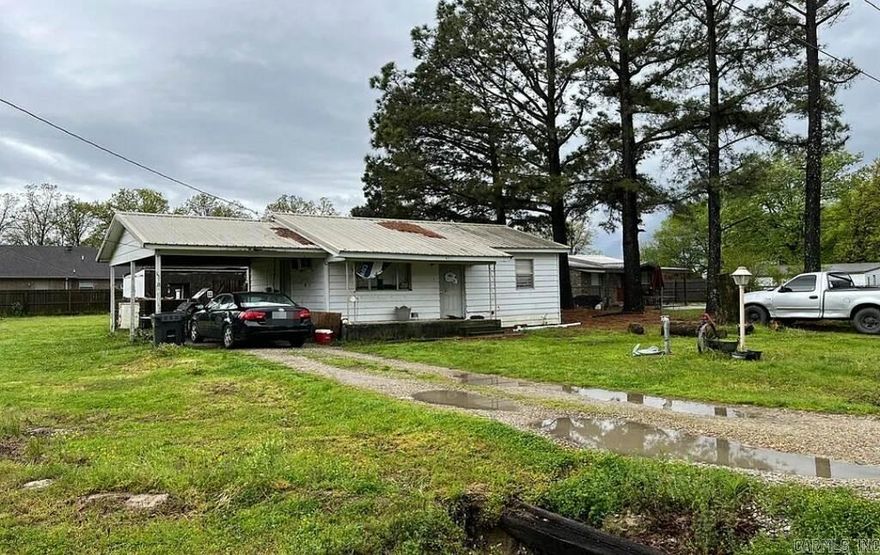 Welcome to 4711 Mitchell! A great investment opportunity for any investor even if your just starting your investment journey or if your looking to add another property to your portfolio.