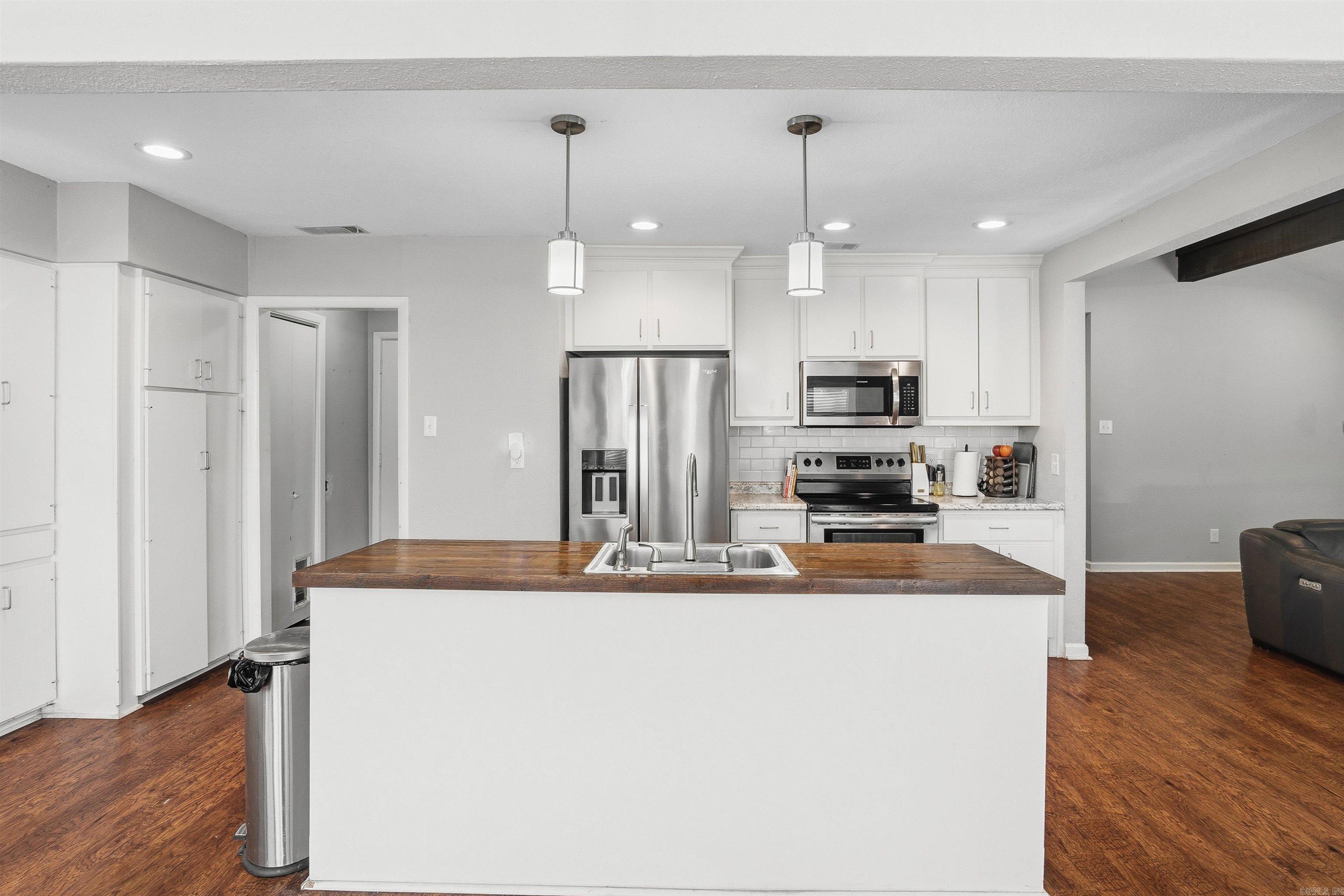 INDIAN HILLS - Residential