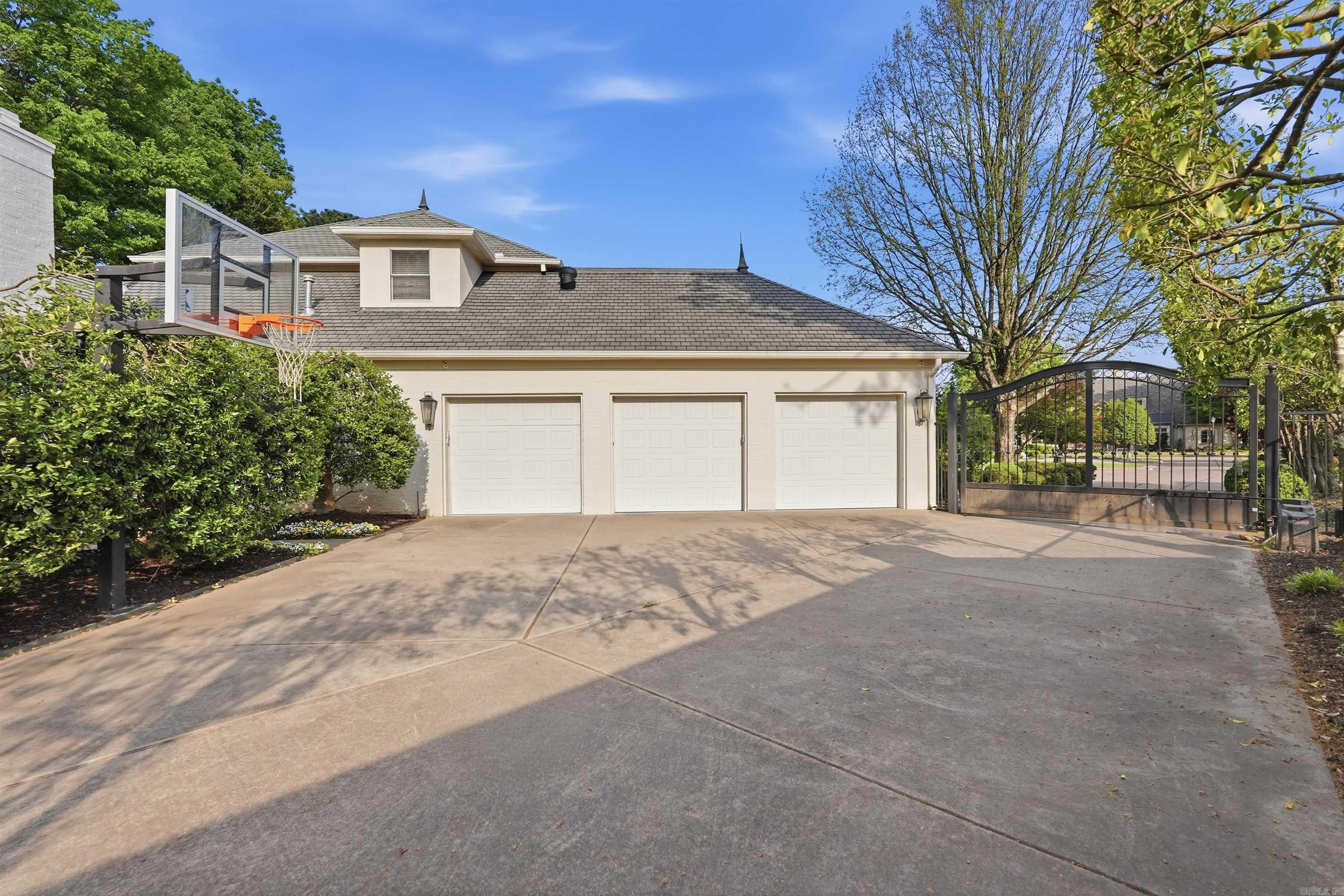 HICKORY CREEK - Residential