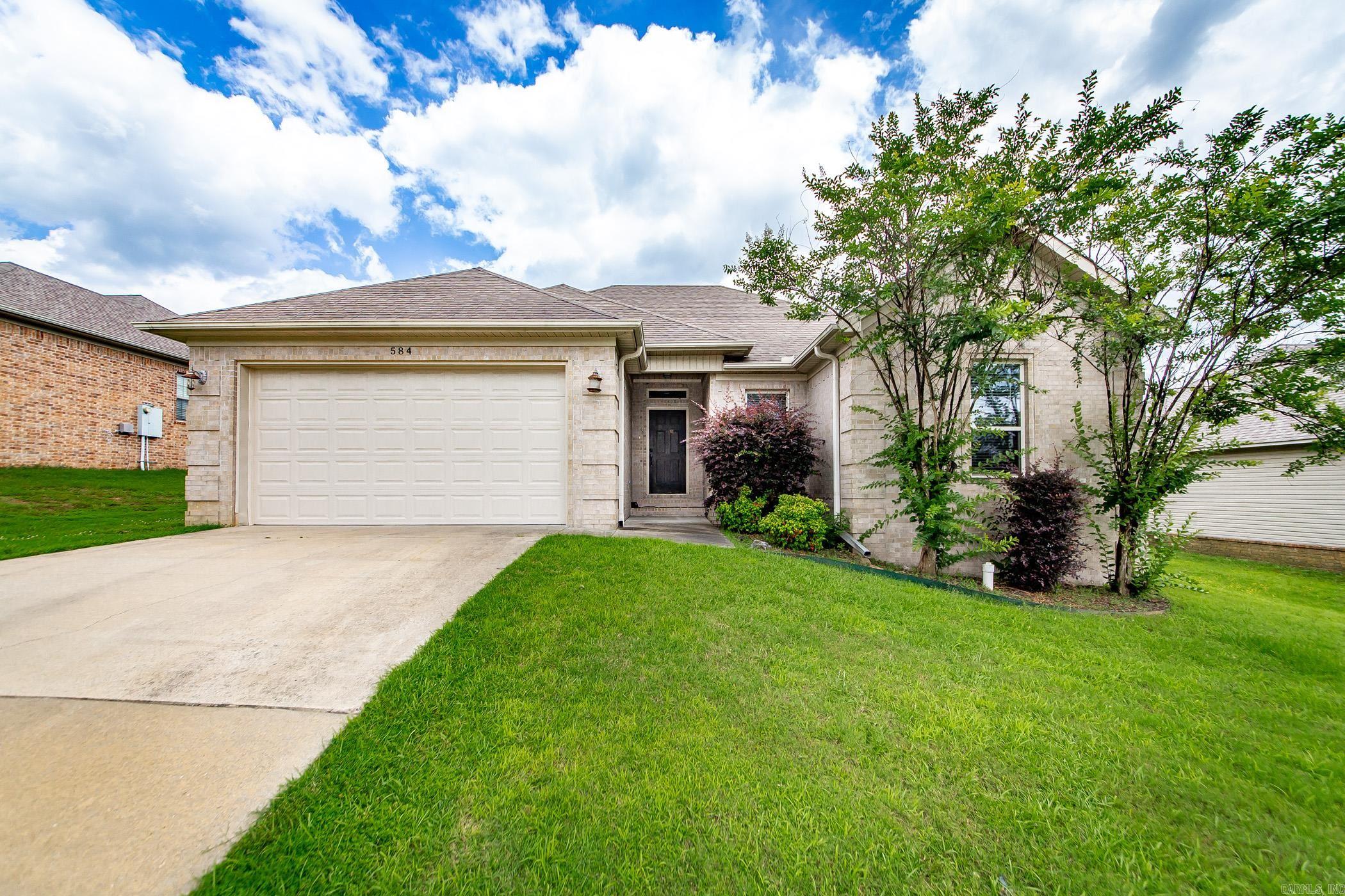 Take a look at this beautiful 3 bedroom 2 bath home with a country feel but right in town. Convenient to 67/167, shopping, and many restaurants this home is ready for it's new owner. Semi open kitchen and a split bedroom plan offers both gathering time and separation of primary bedroom from secondary ones. Stainless appliances, fenced in yard, and two car garage round out this quiet area home. Call today to take a look. No SPD available, seller hasn't lived in home in quite some time.