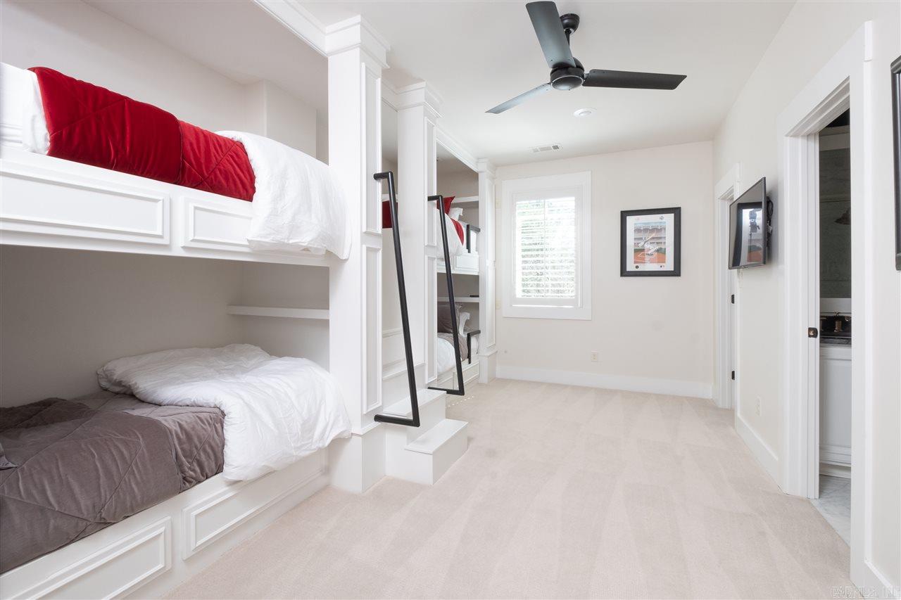 CHENAL DOWNS - Residential