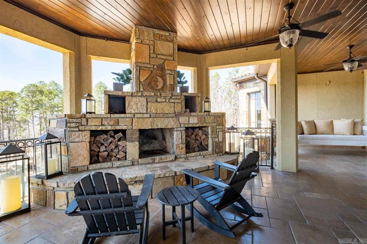 CHENAL DOWNS - Residential