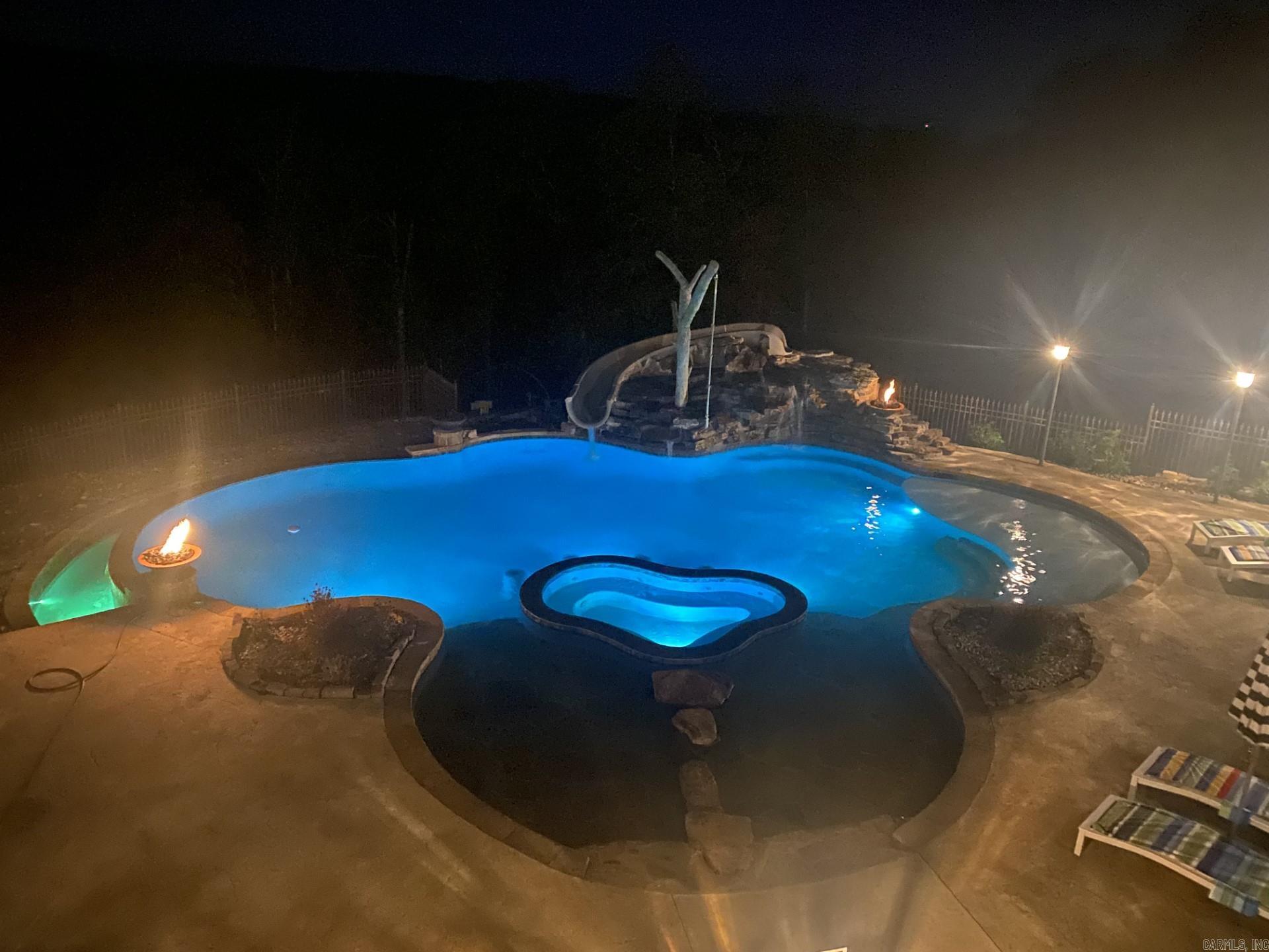 CHENAL DOWNS - Residential