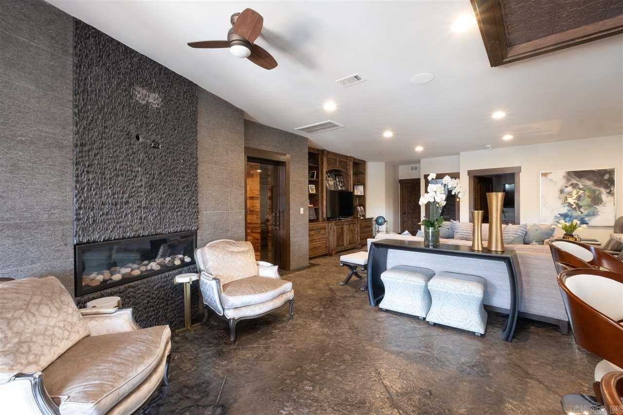 CHENAL DOWNS - Residential