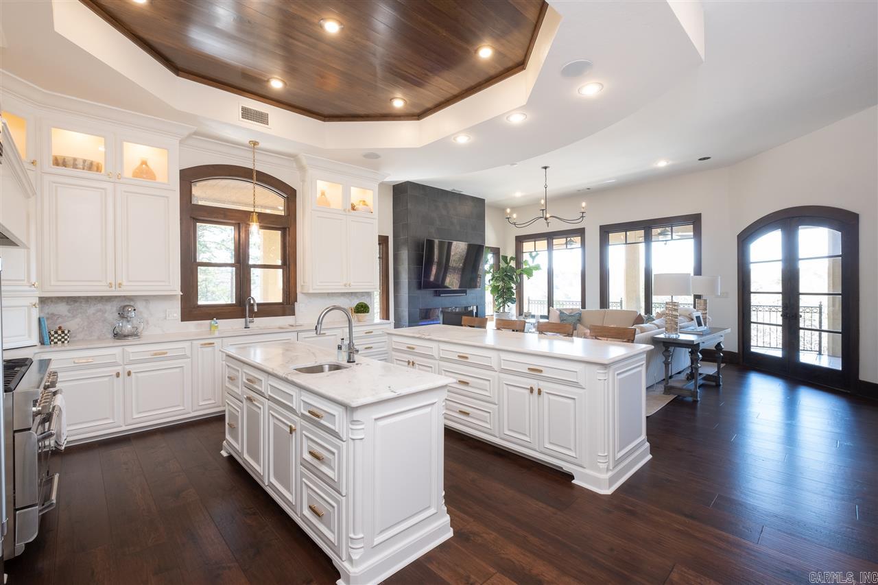 CHENAL DOWNS - Residential