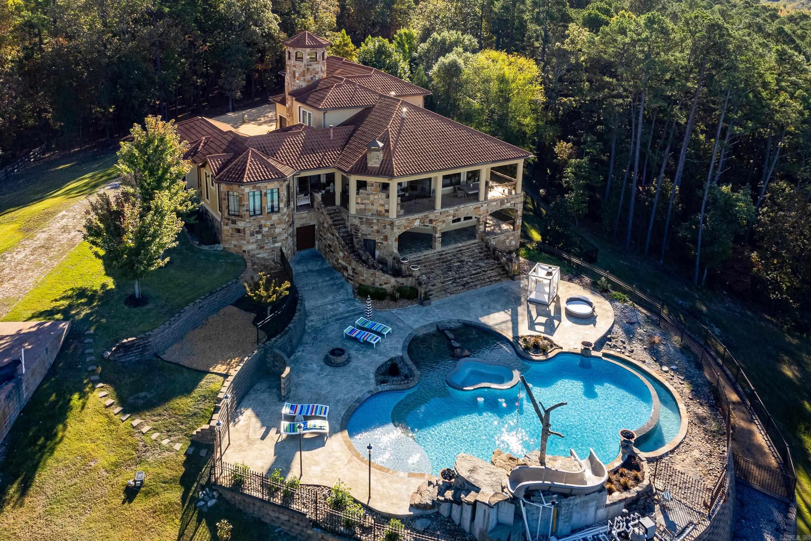 CHENAL DOWNS - Residential