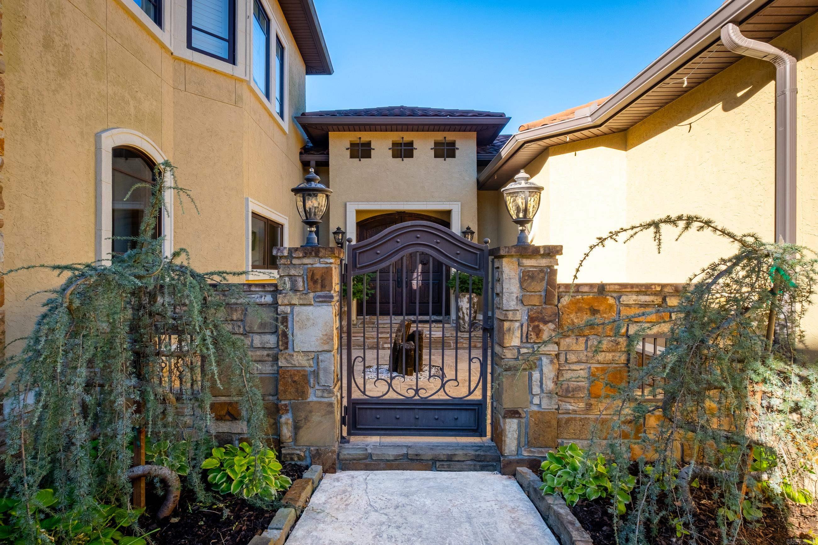 CHENAL DOWNS - Residential