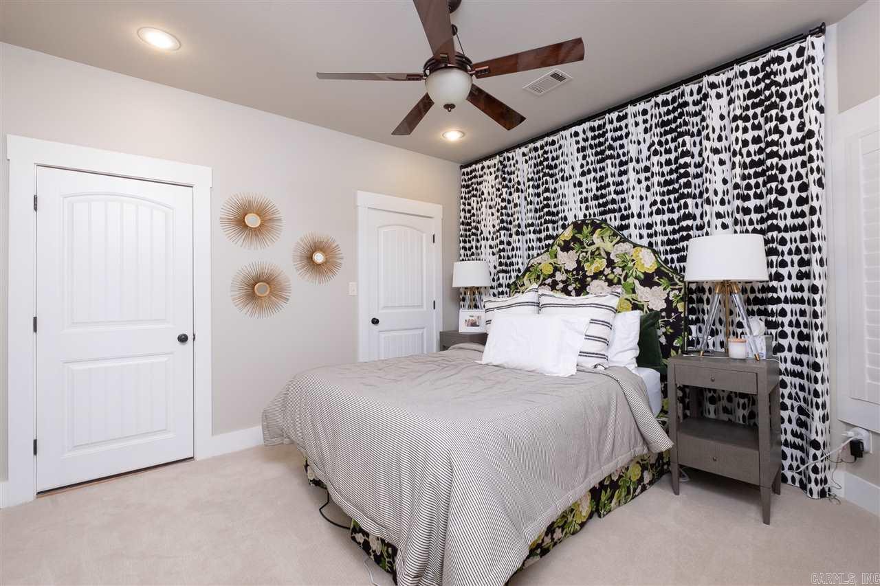 CHENAL DOWNS - Residential