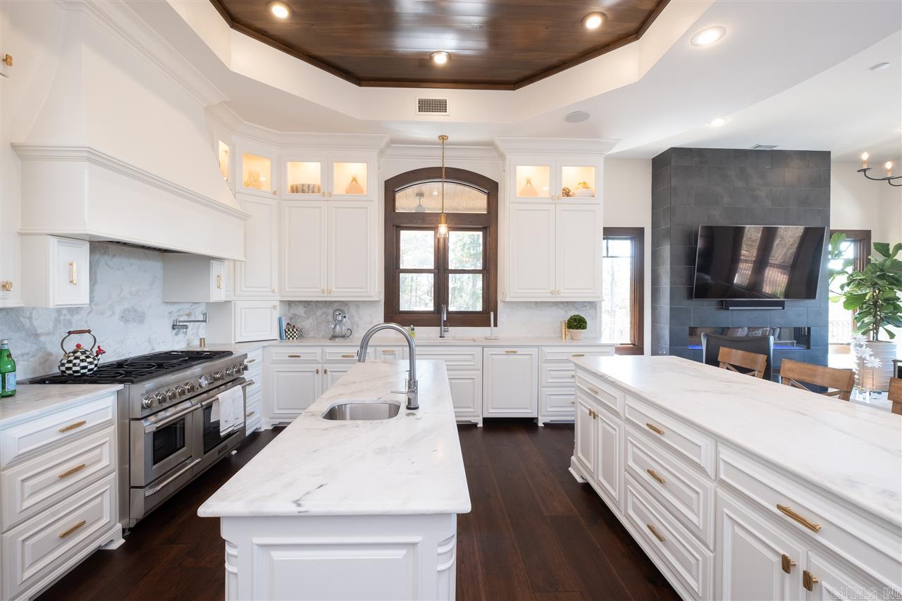 CHENAL DOWNS - Residential