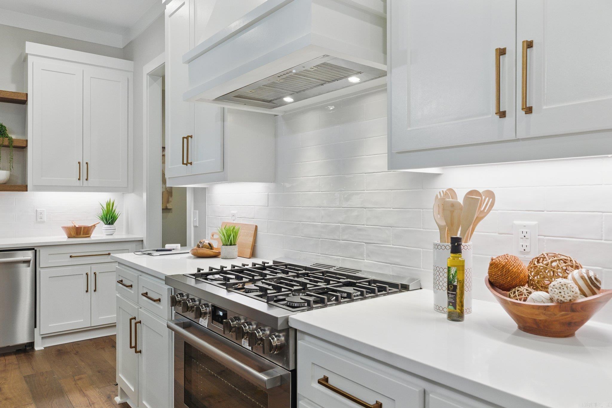 WATERVIEW ESTATES - Residential