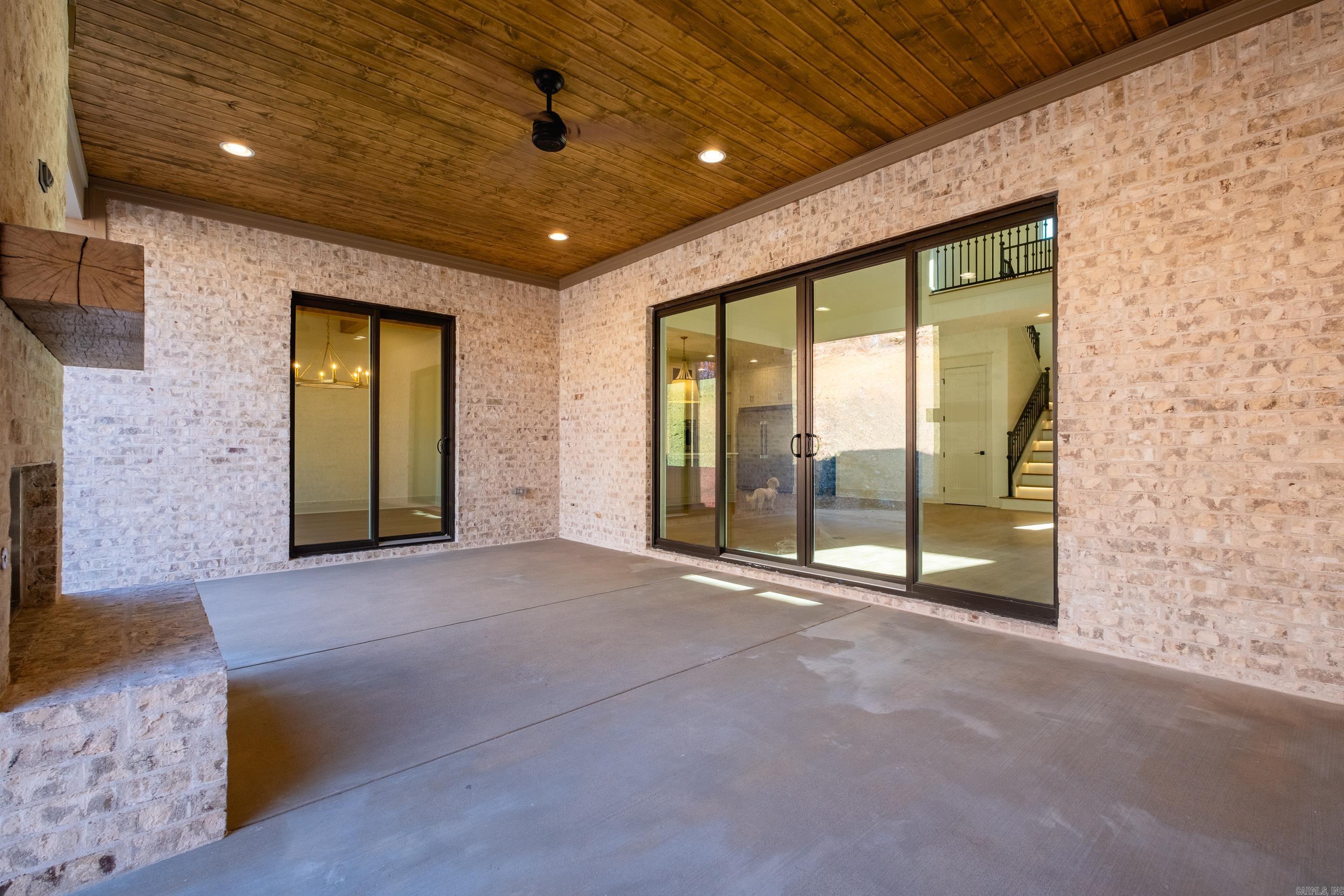 CHENAL VALLEY ABINGTON COURT - Residential