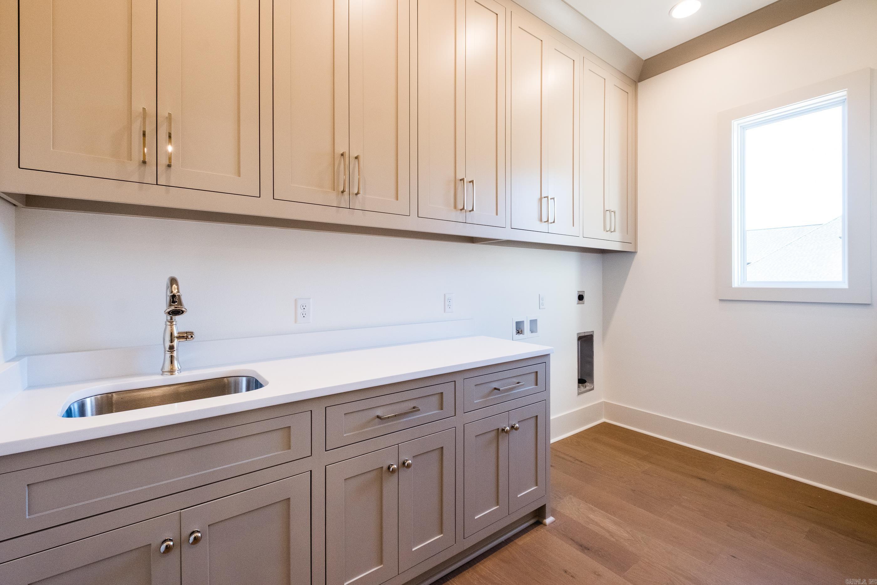 CHENAL VALLEY ABINGTON COURT - Residential