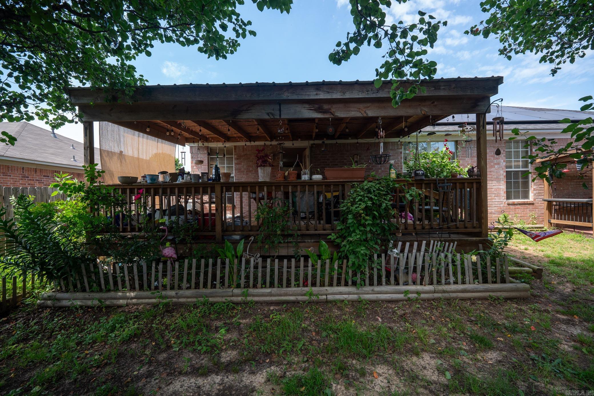 JUSTIN PLACE - Residential