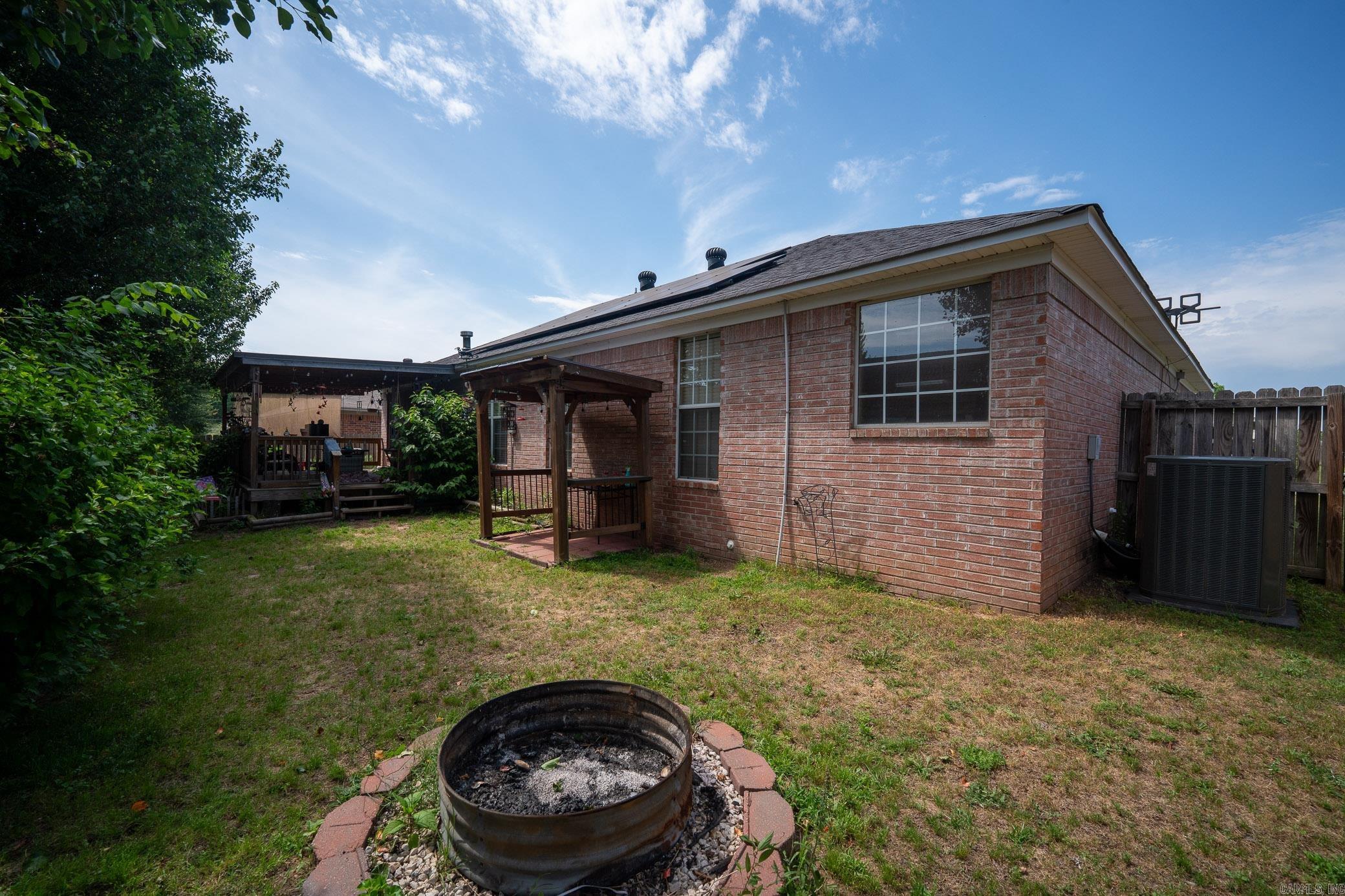 JUSTIN PLACE - Residential