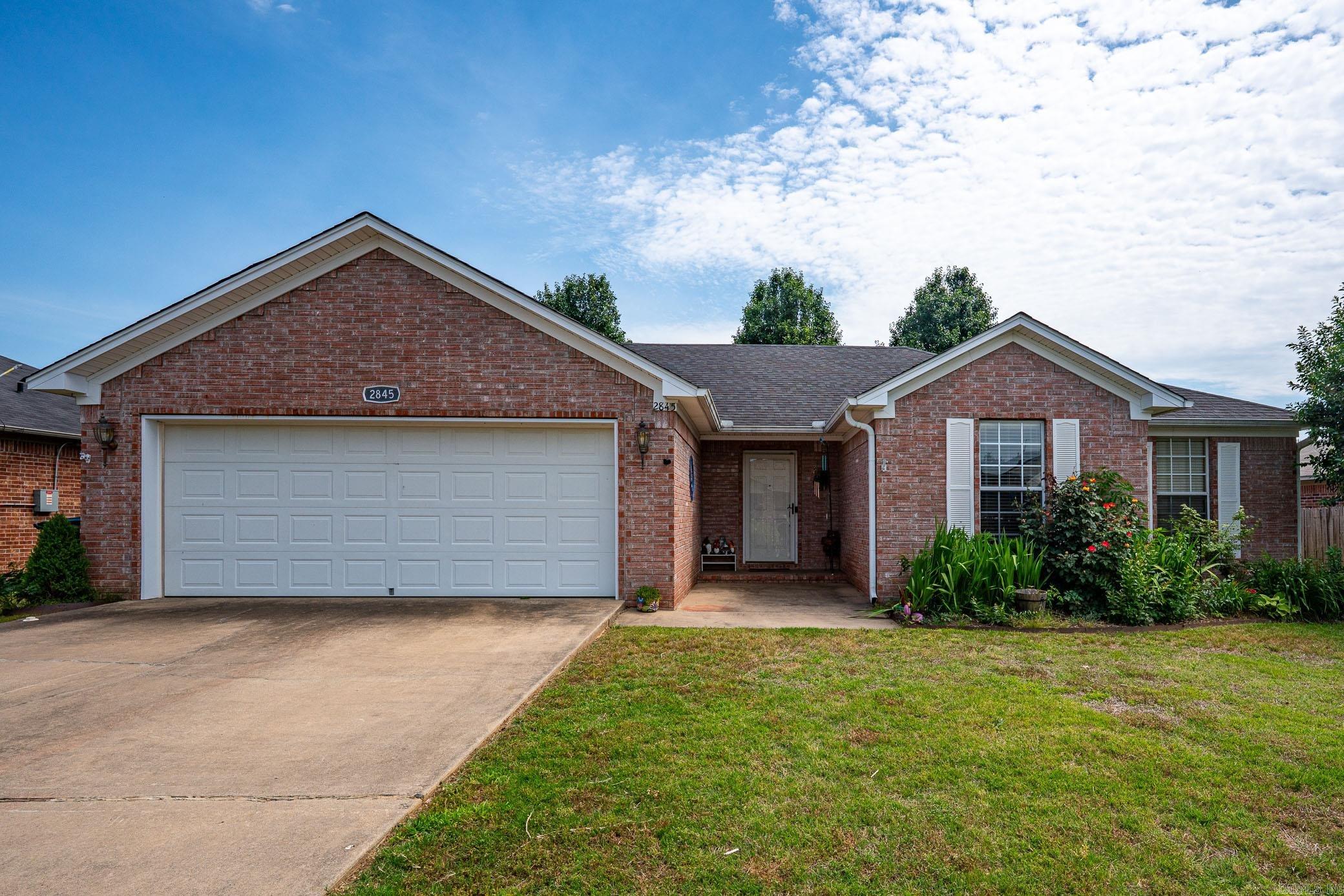 JUSTIN PLACE - Residential